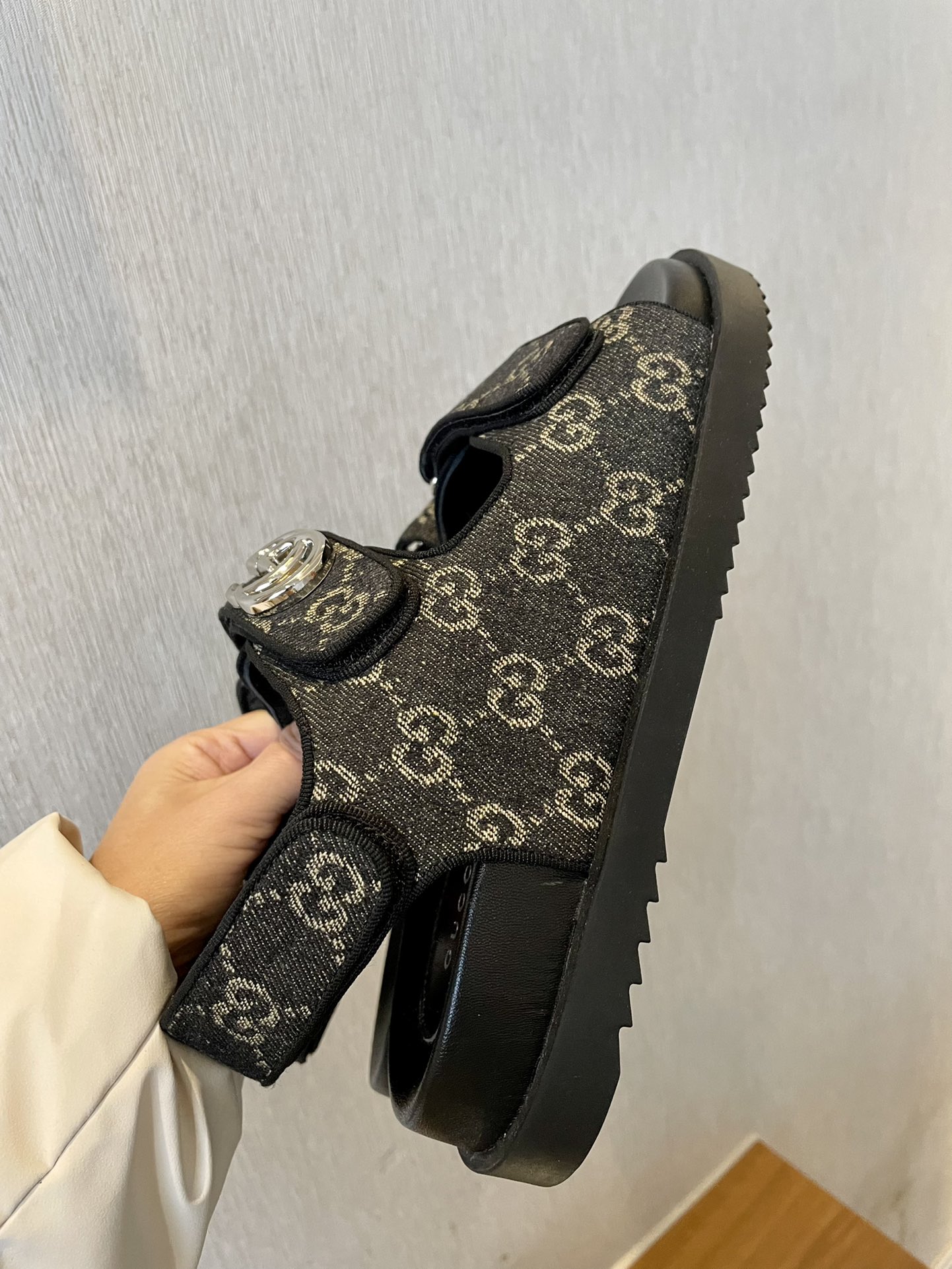 GUCCI SANDALS