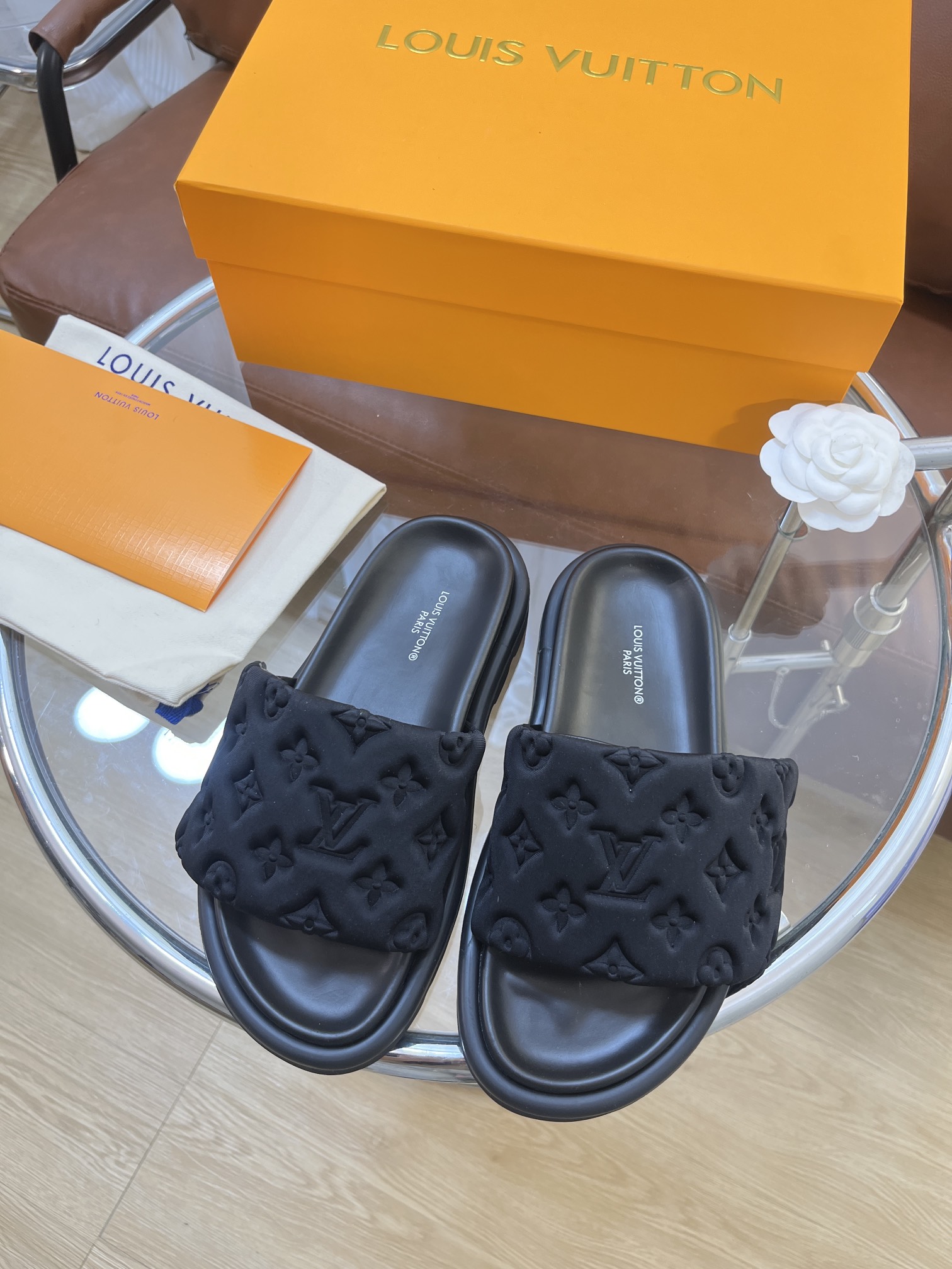 LOUIS VUITTON SLIDES