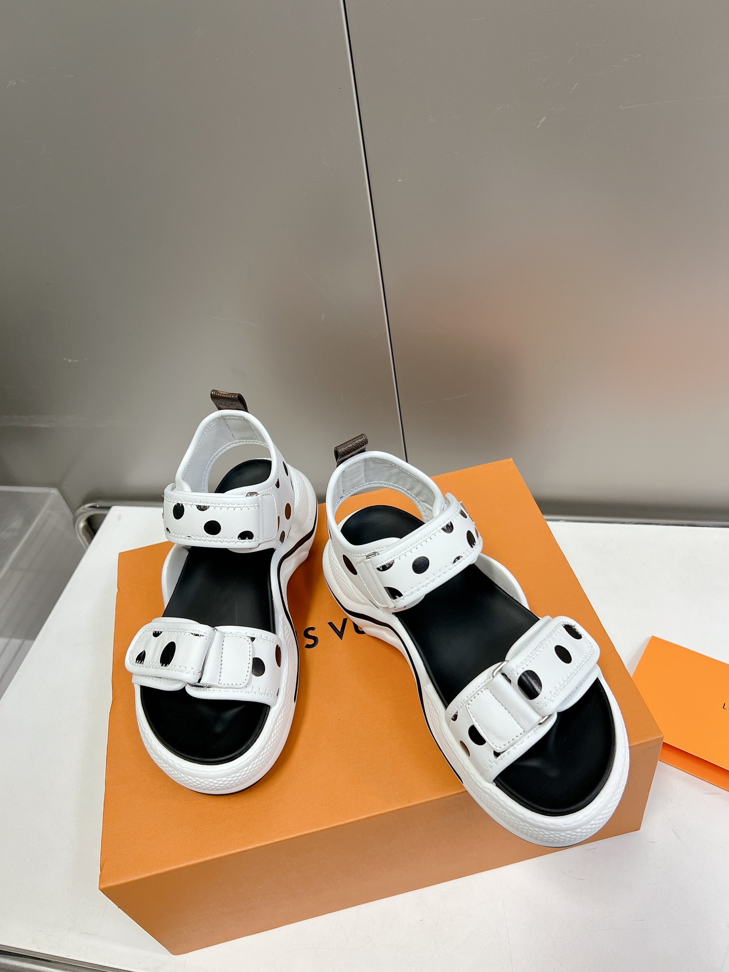 LOUIS VUITTON SANDALS