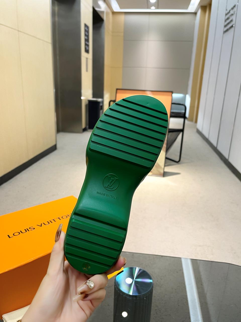 LOUIS VUITTON SANDALS