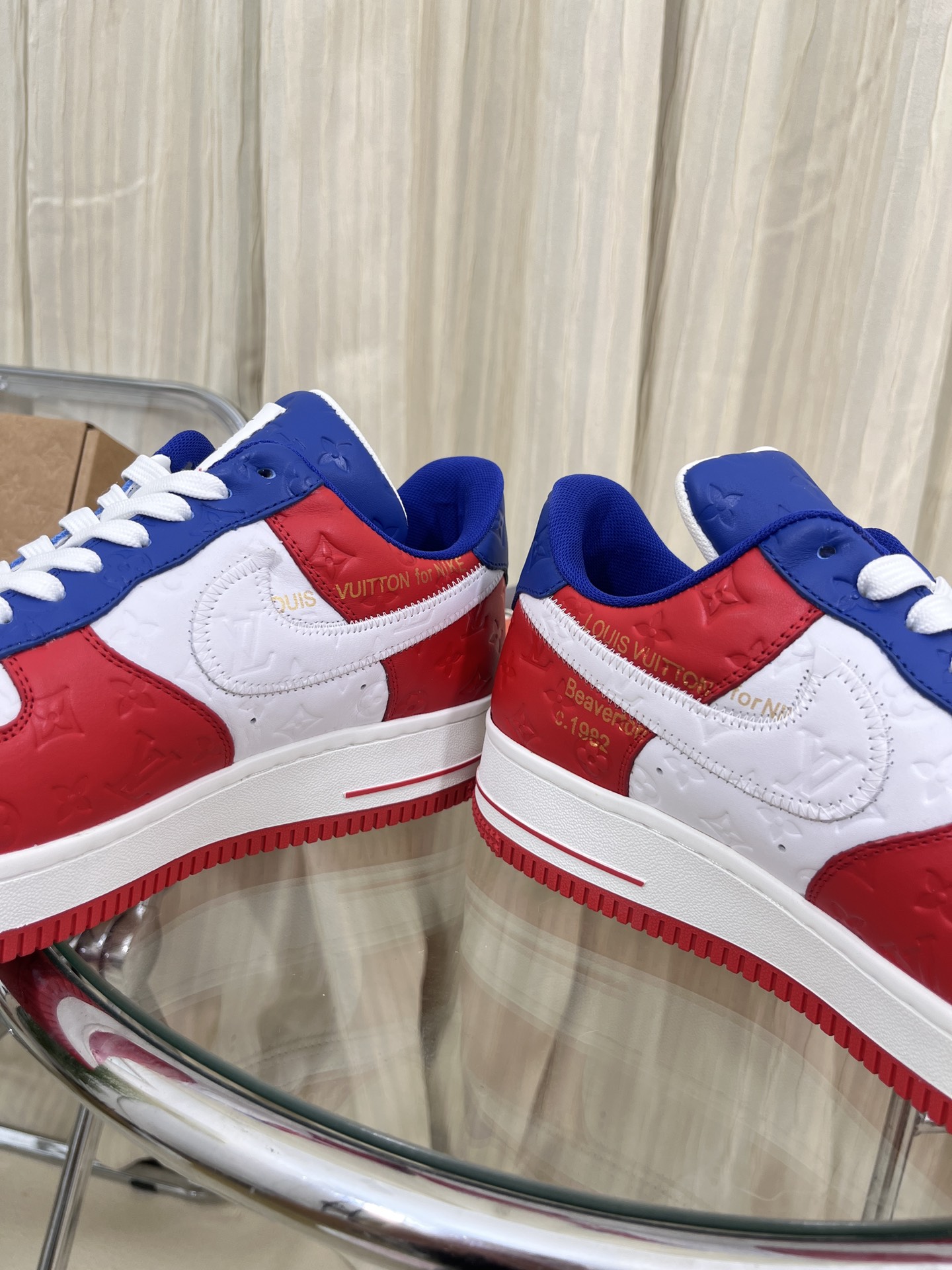 LOUIS VUITTON SNEAKERS