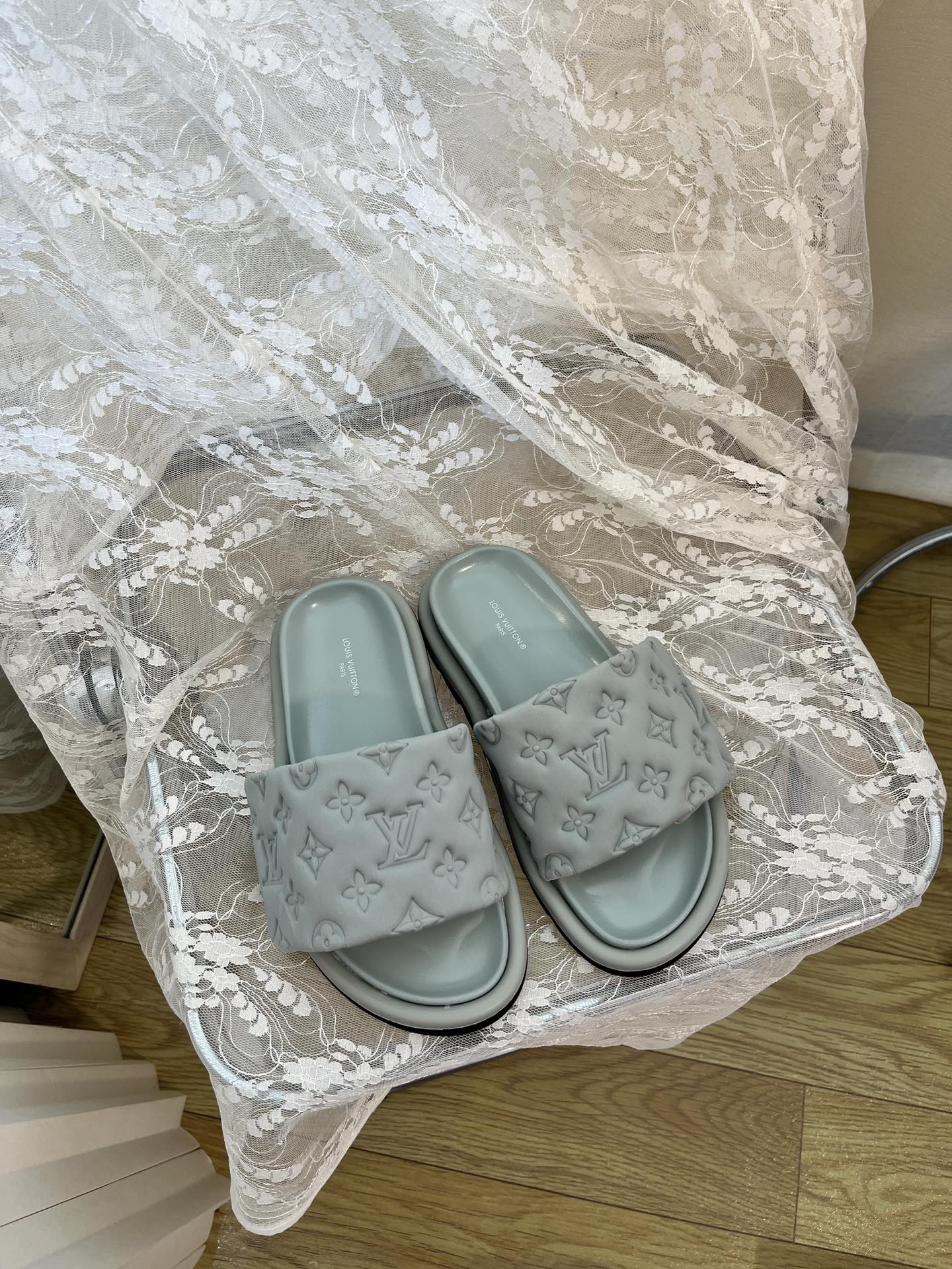 LOUIS VUITTON SLIDES