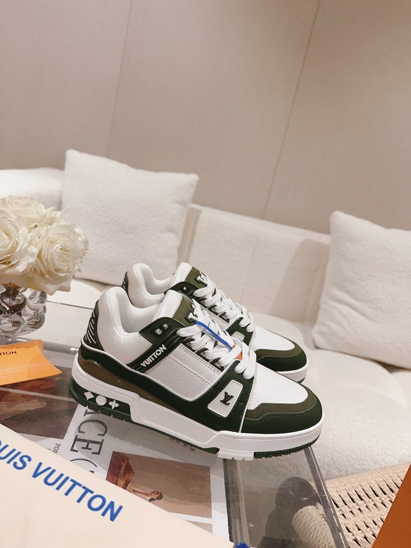 LOUIS VUITTON SNEAKERS