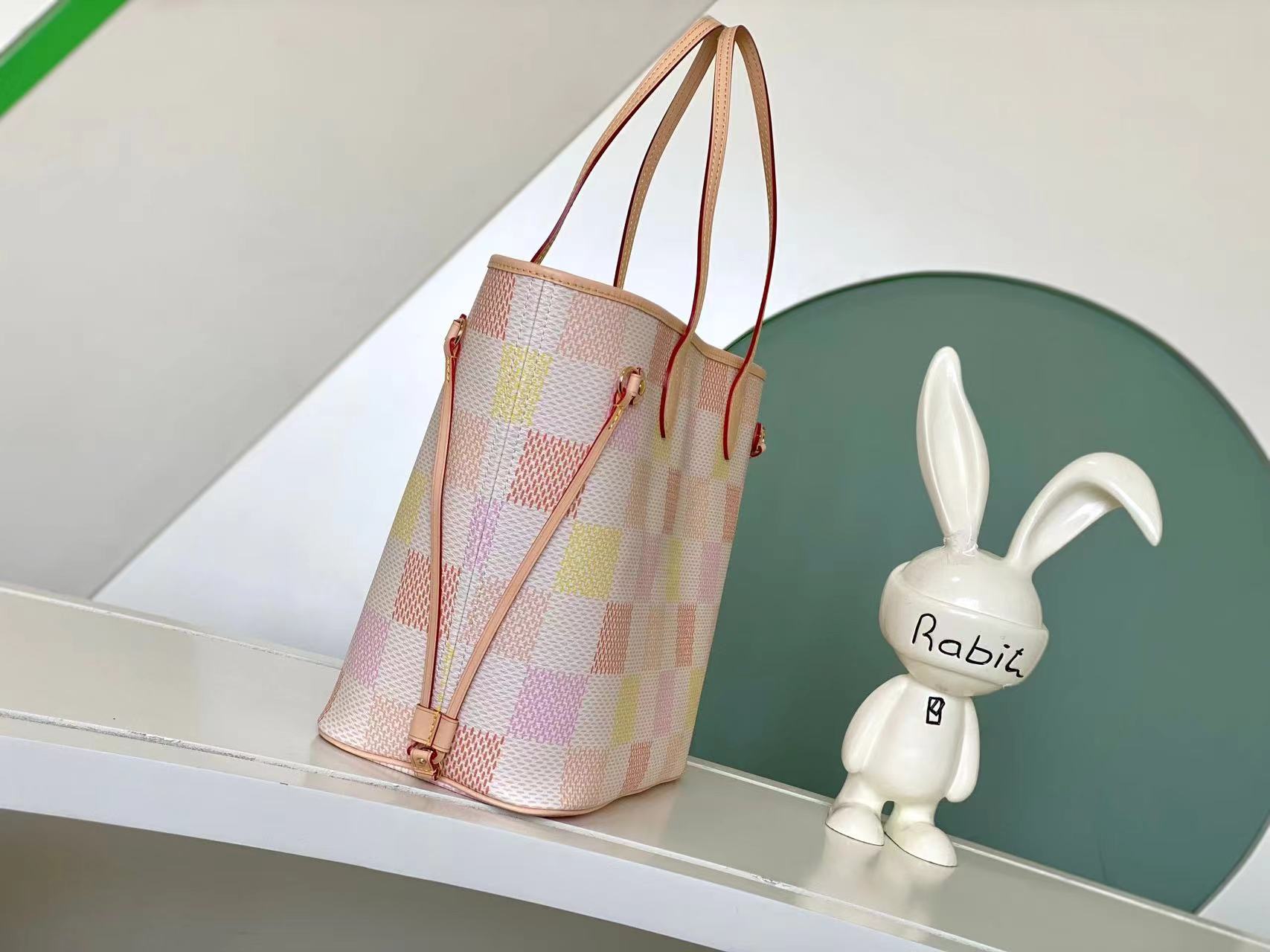 Louis Vuitton neverfull medium handbag