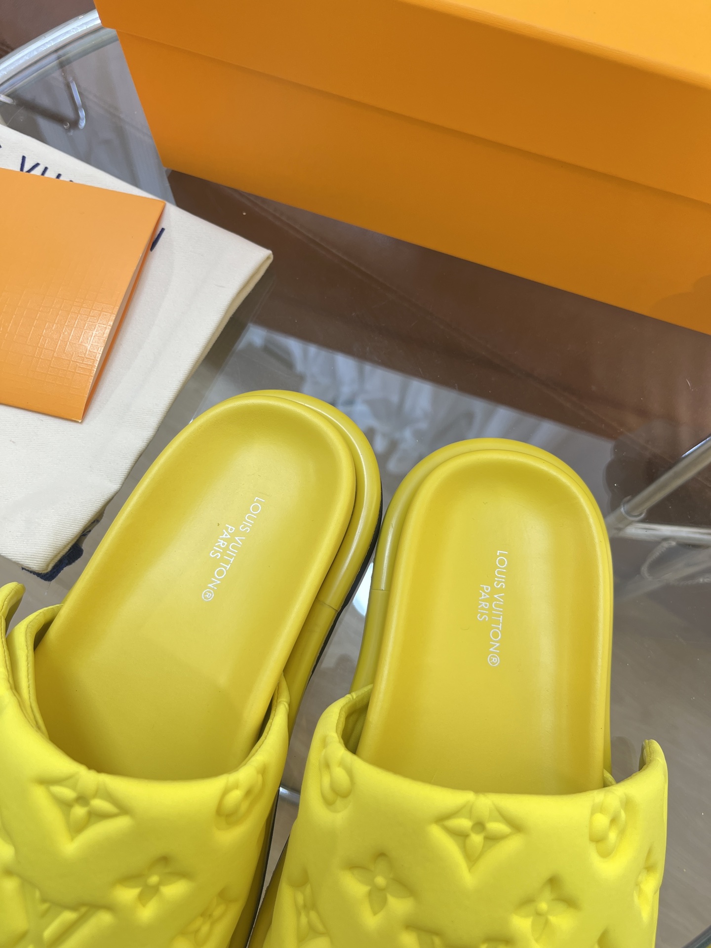 LOUIS VUITTON SLIDES