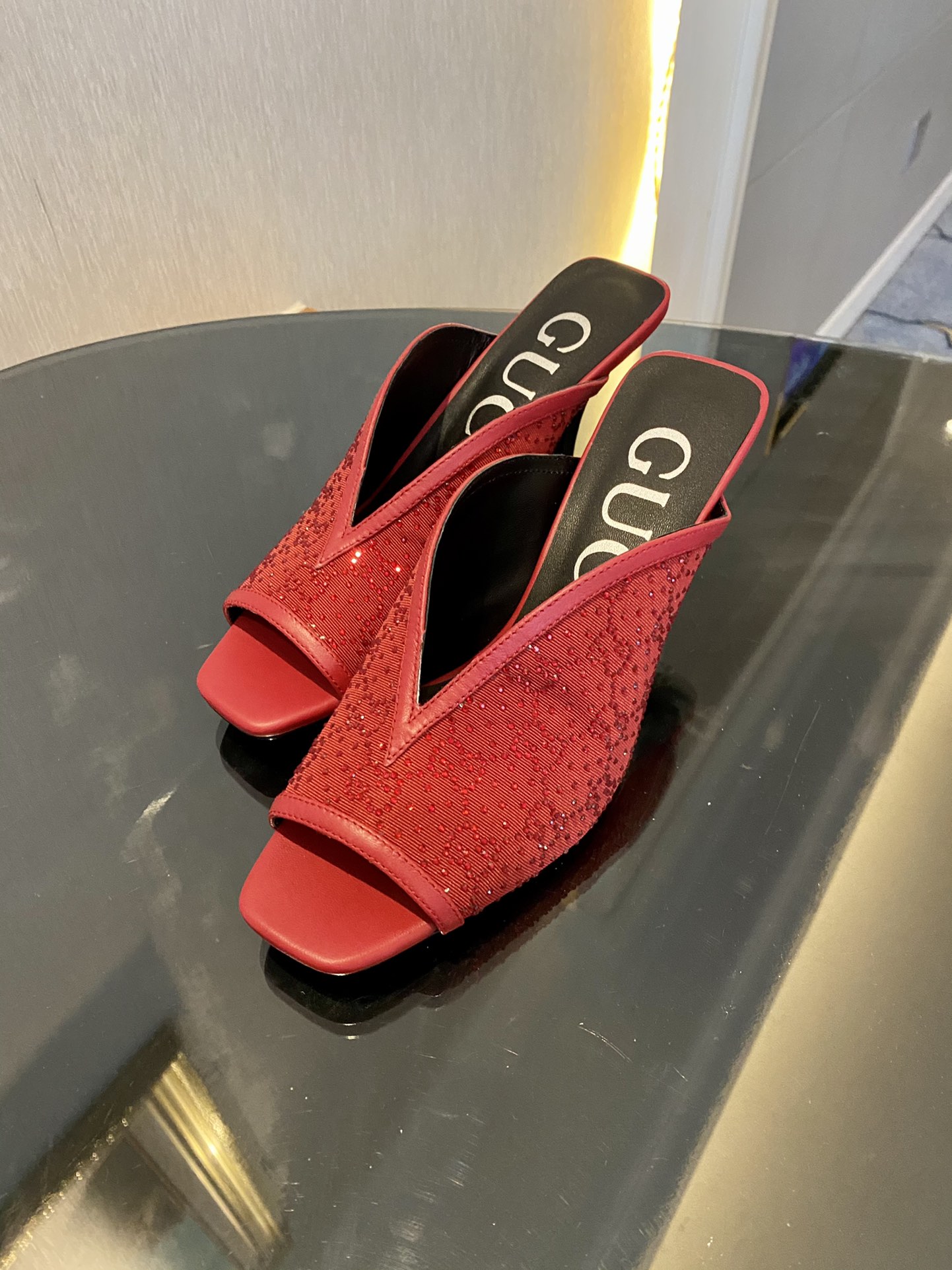 GUCCI SANDALS