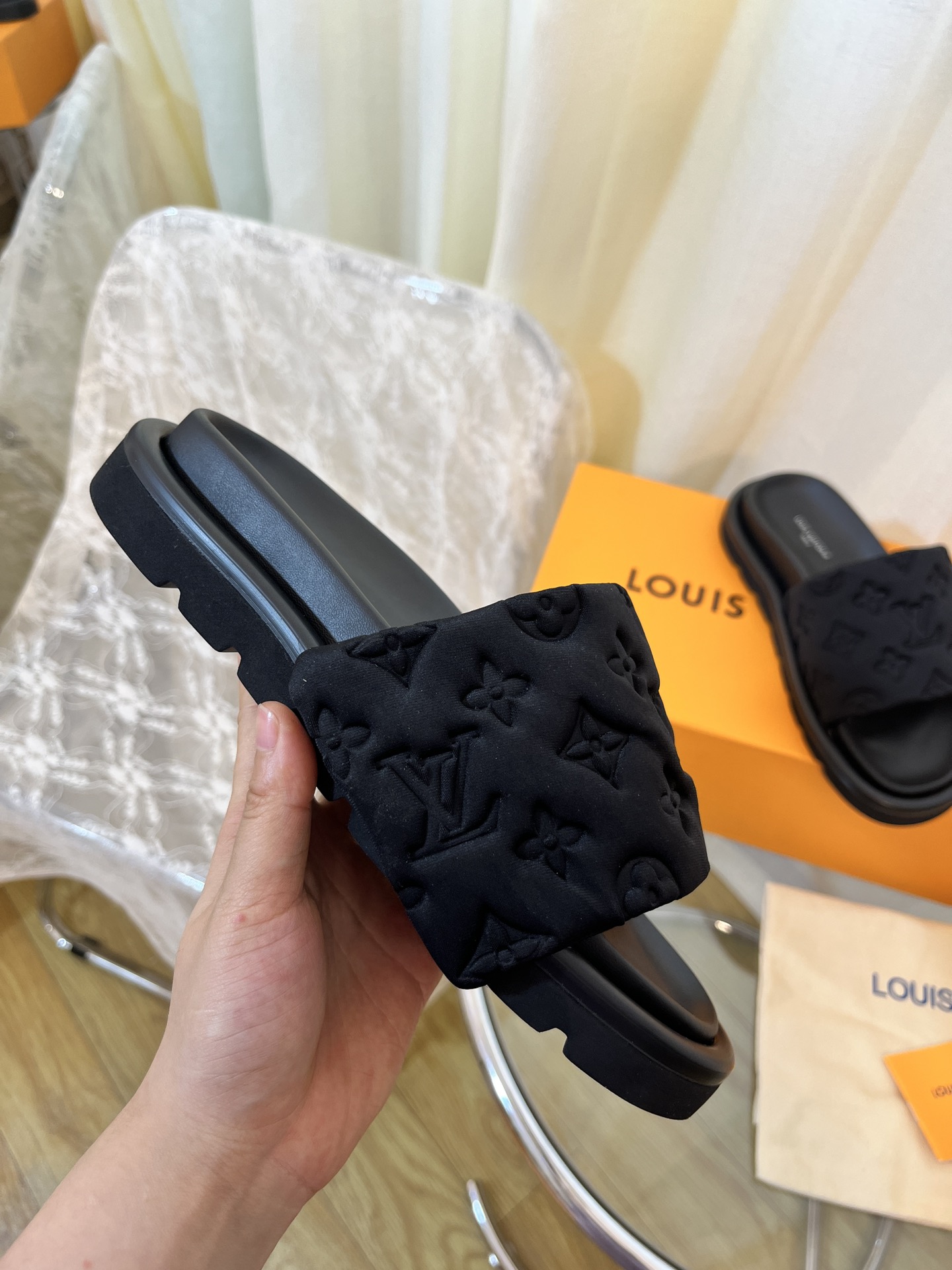 LOUIS VUITTON SLIDES