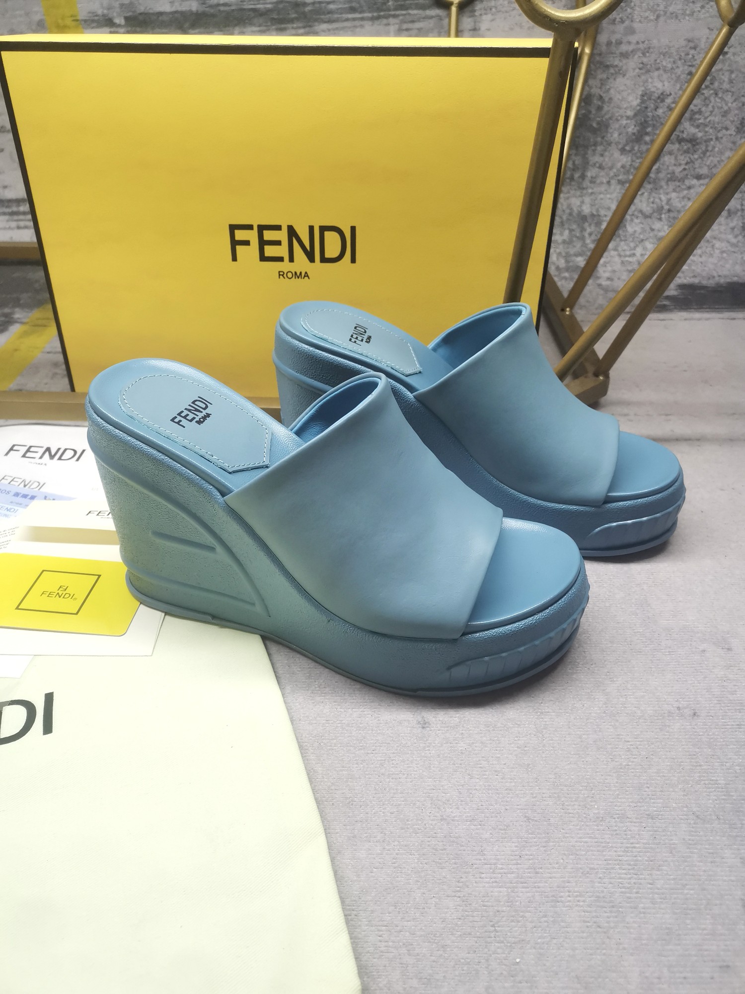 FENDI SLIDES