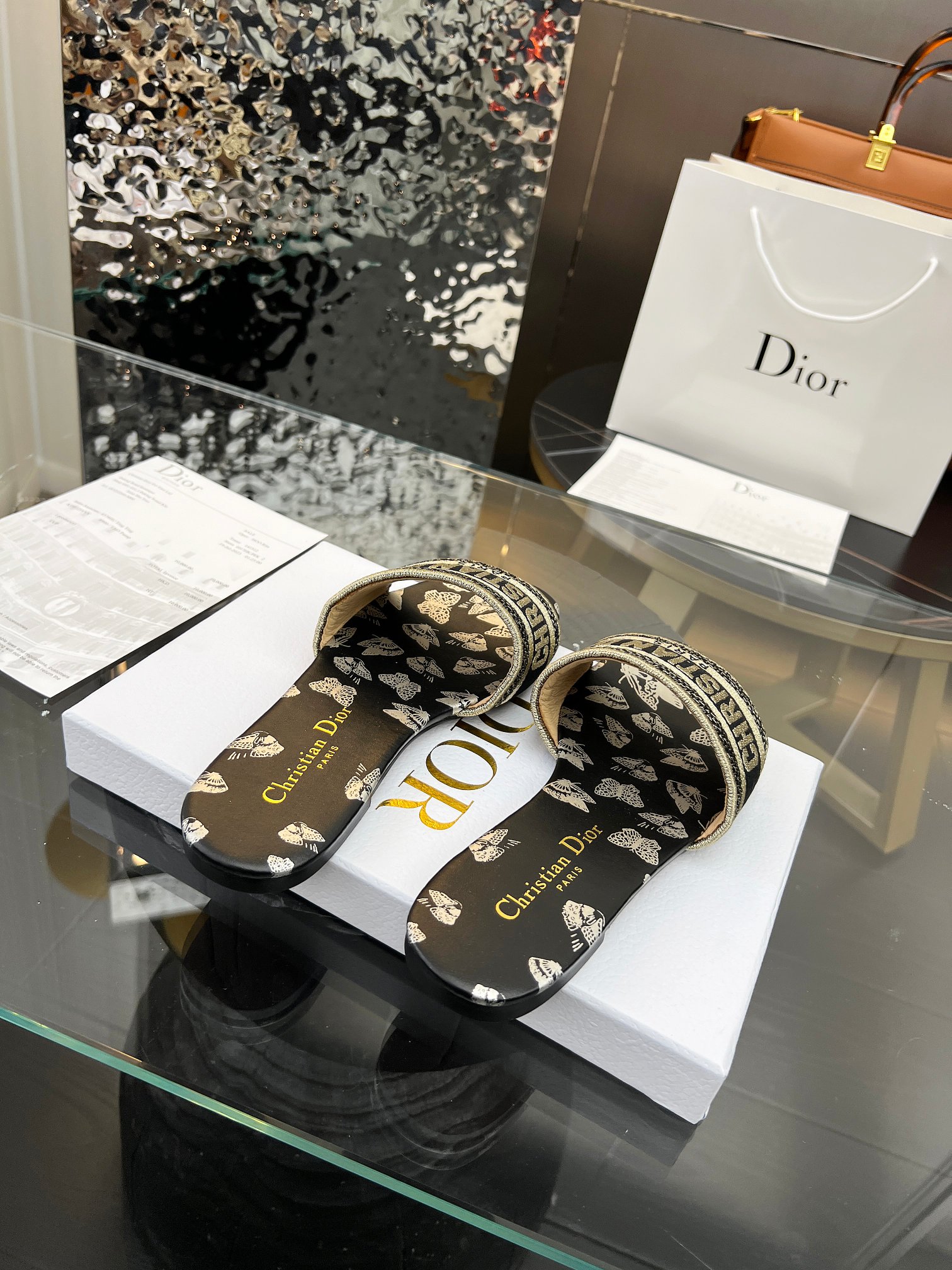 DIOR SLIDES