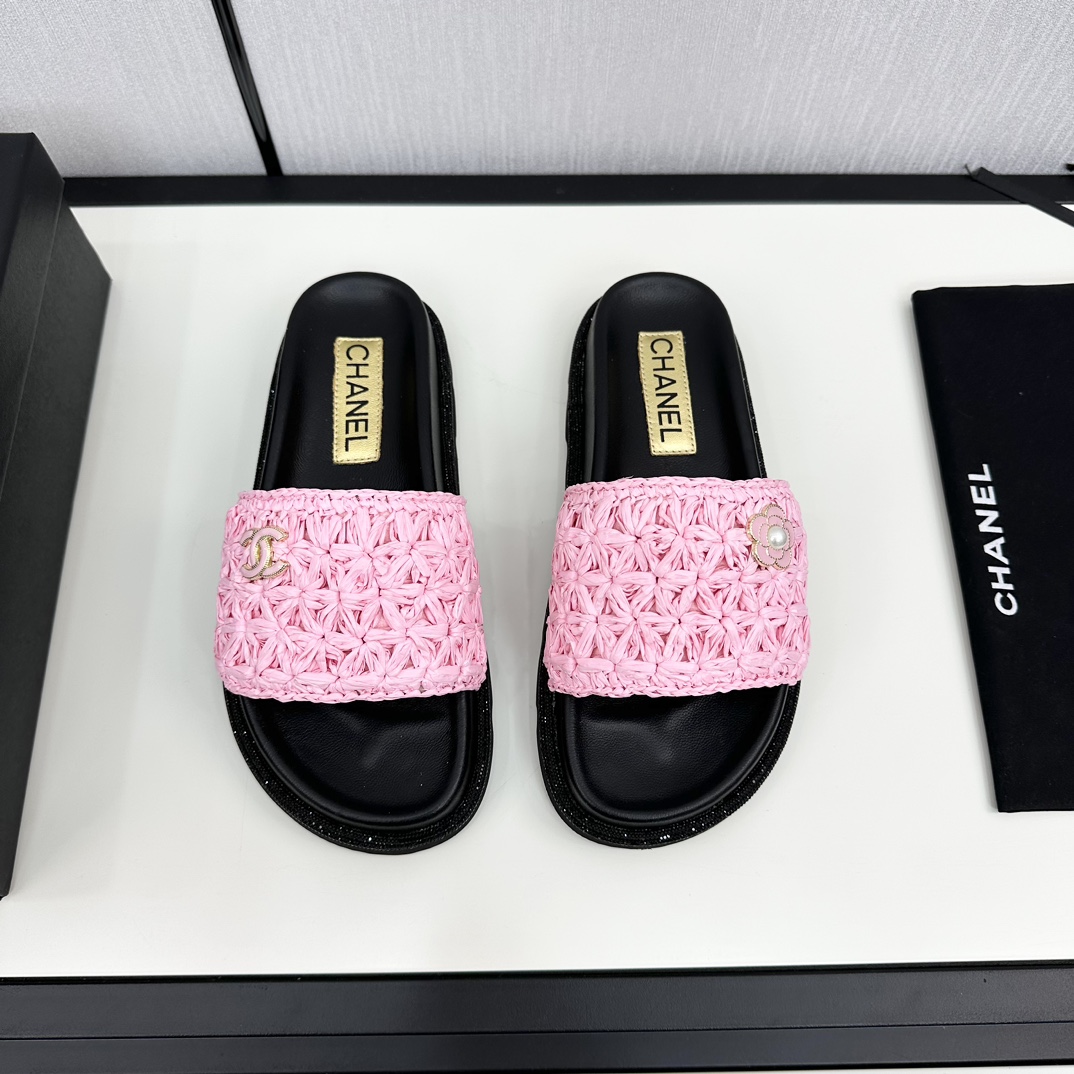 CHANEL hottest knitted slippers