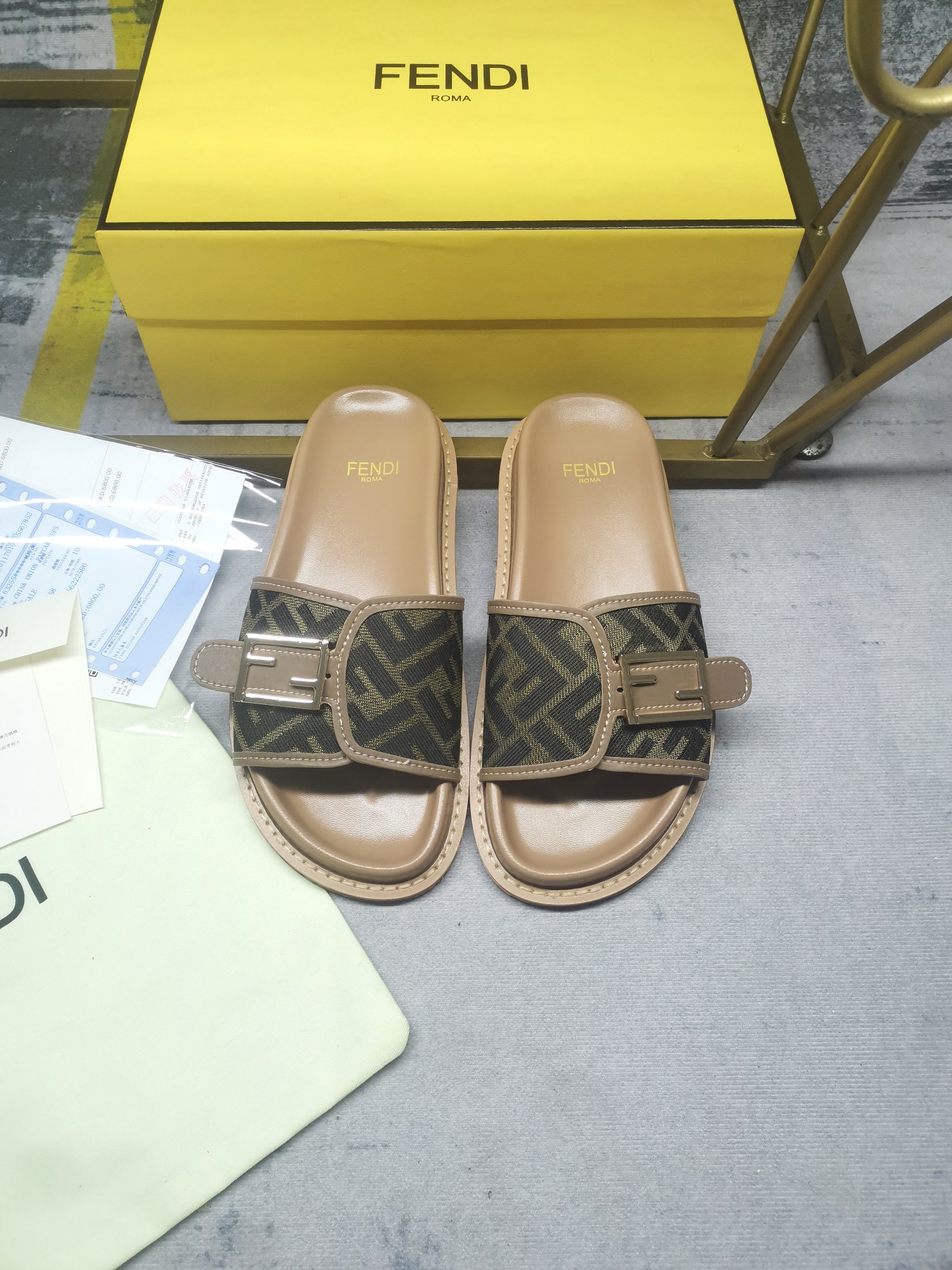 FENDI SLIDES