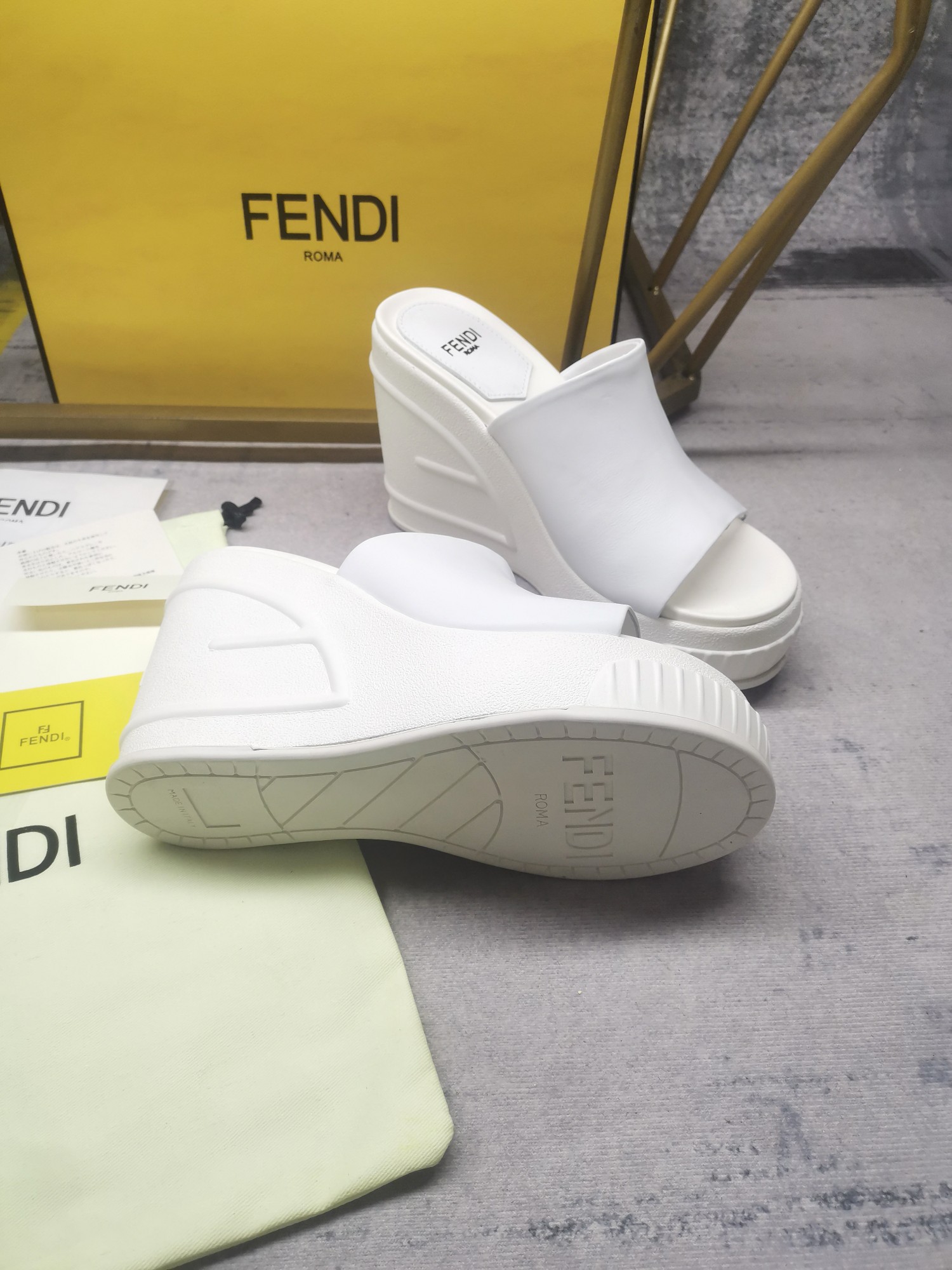 FENDI SLIDES