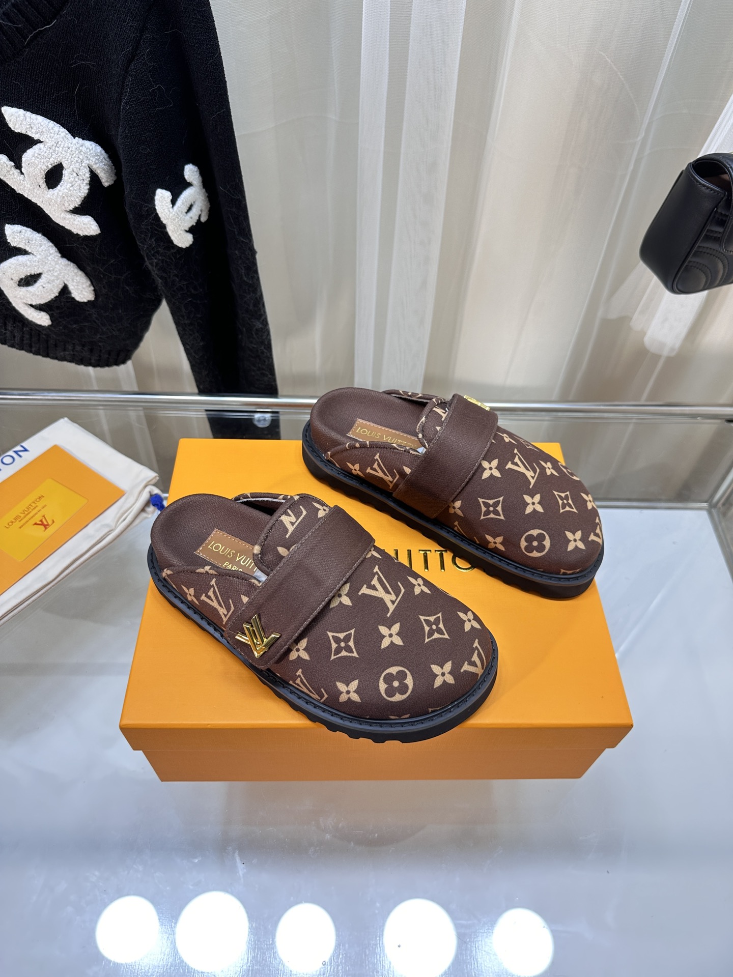LOUIS VUITTON SLIDES