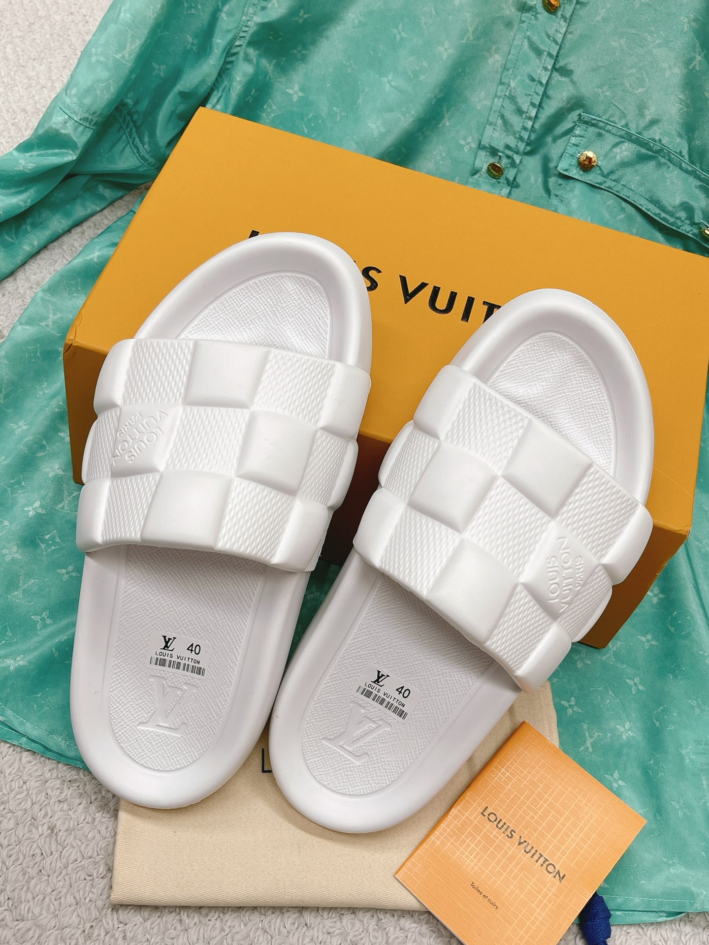 LOUIS VUITTON SLIDES