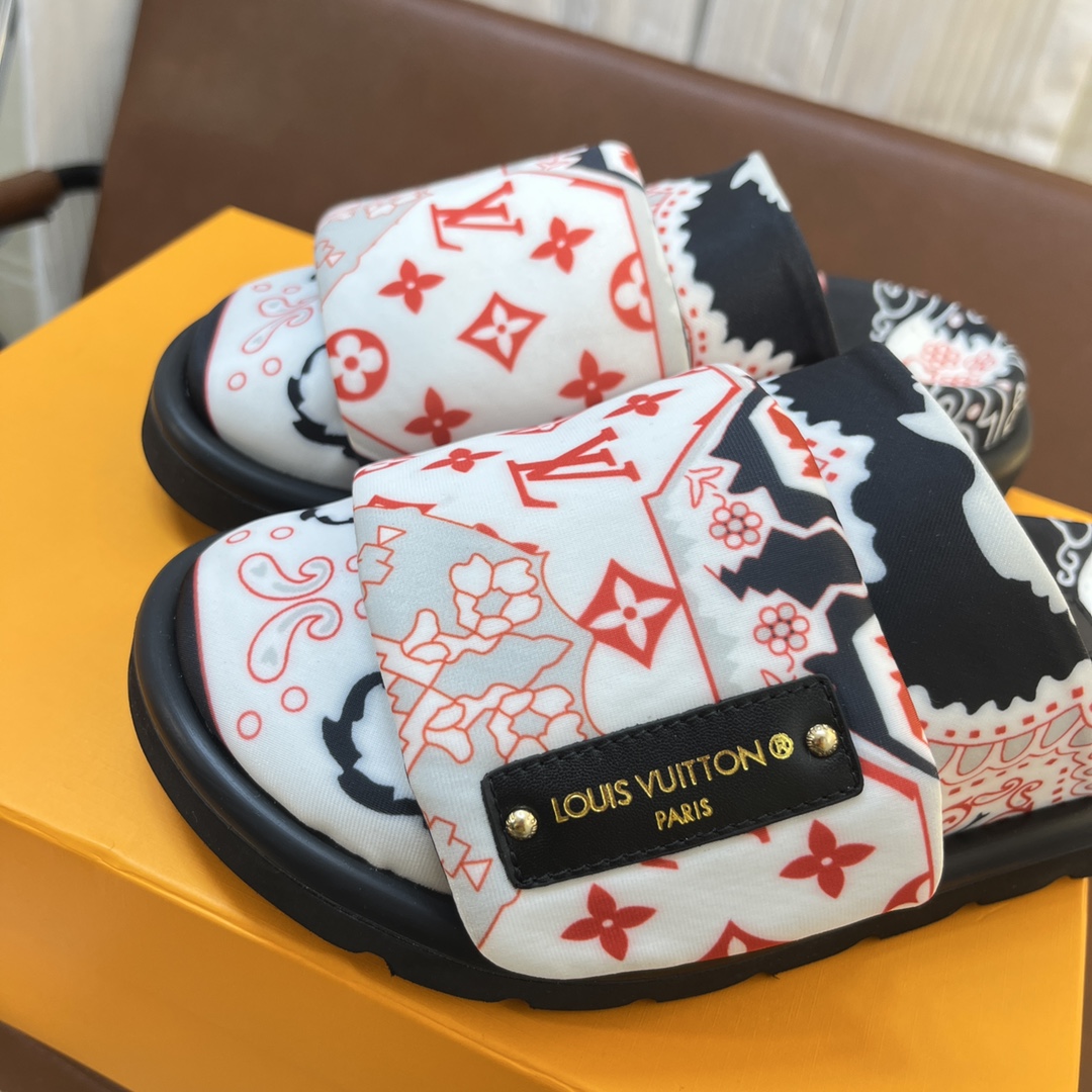 LOUIS VUITTON SLIDES
