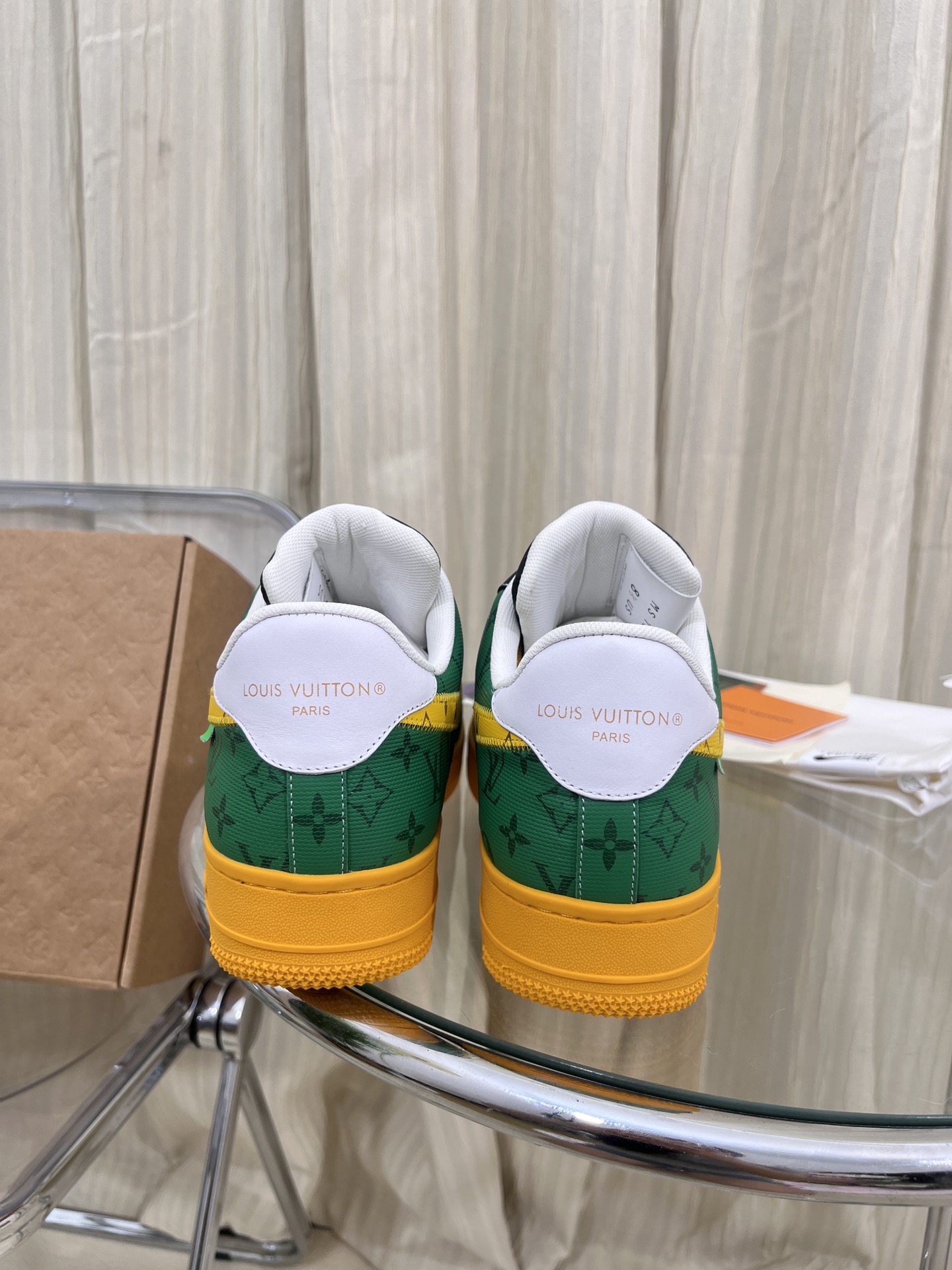 LOUIS VUITTON SNEAKERS