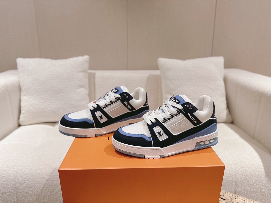 LOUIS VUITTON SNEAKERS