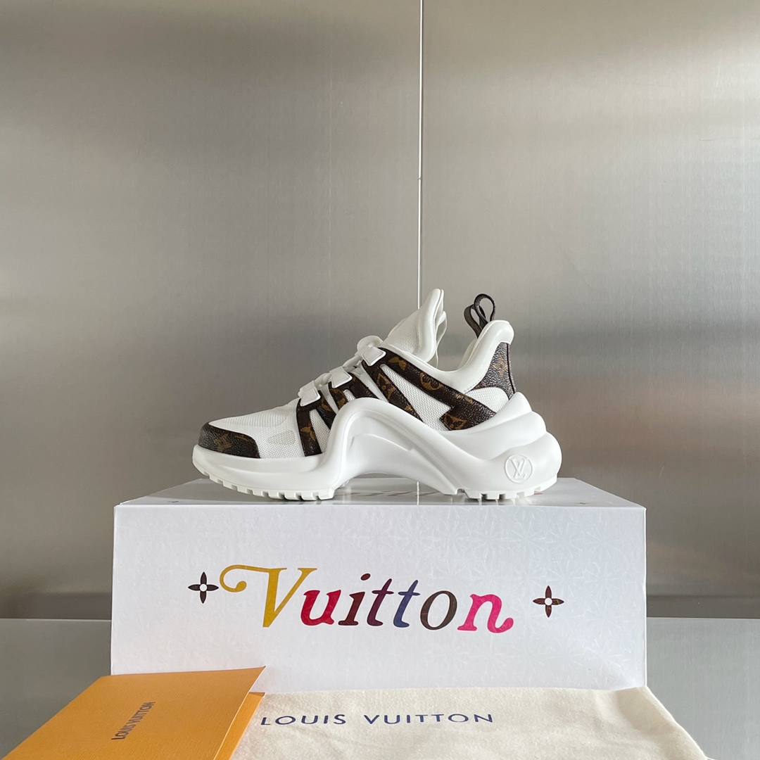 LOUIS VUITTON SNEAKERS