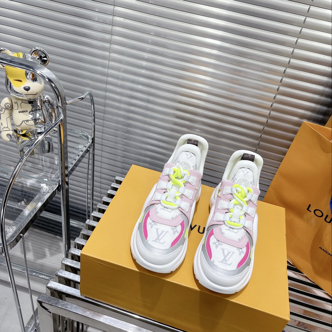 LOUIS VUITTON SNEAKERS