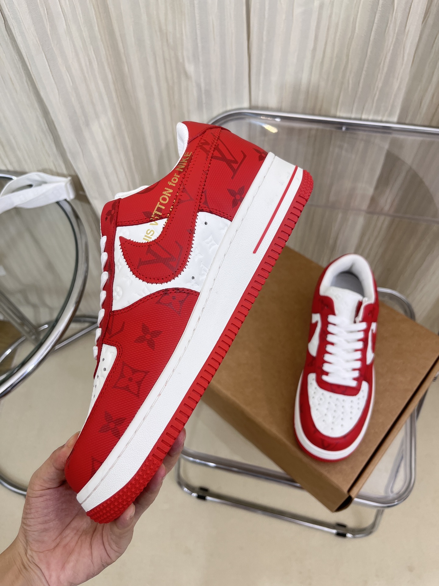 LOUIS VUITTON SNEAKERS