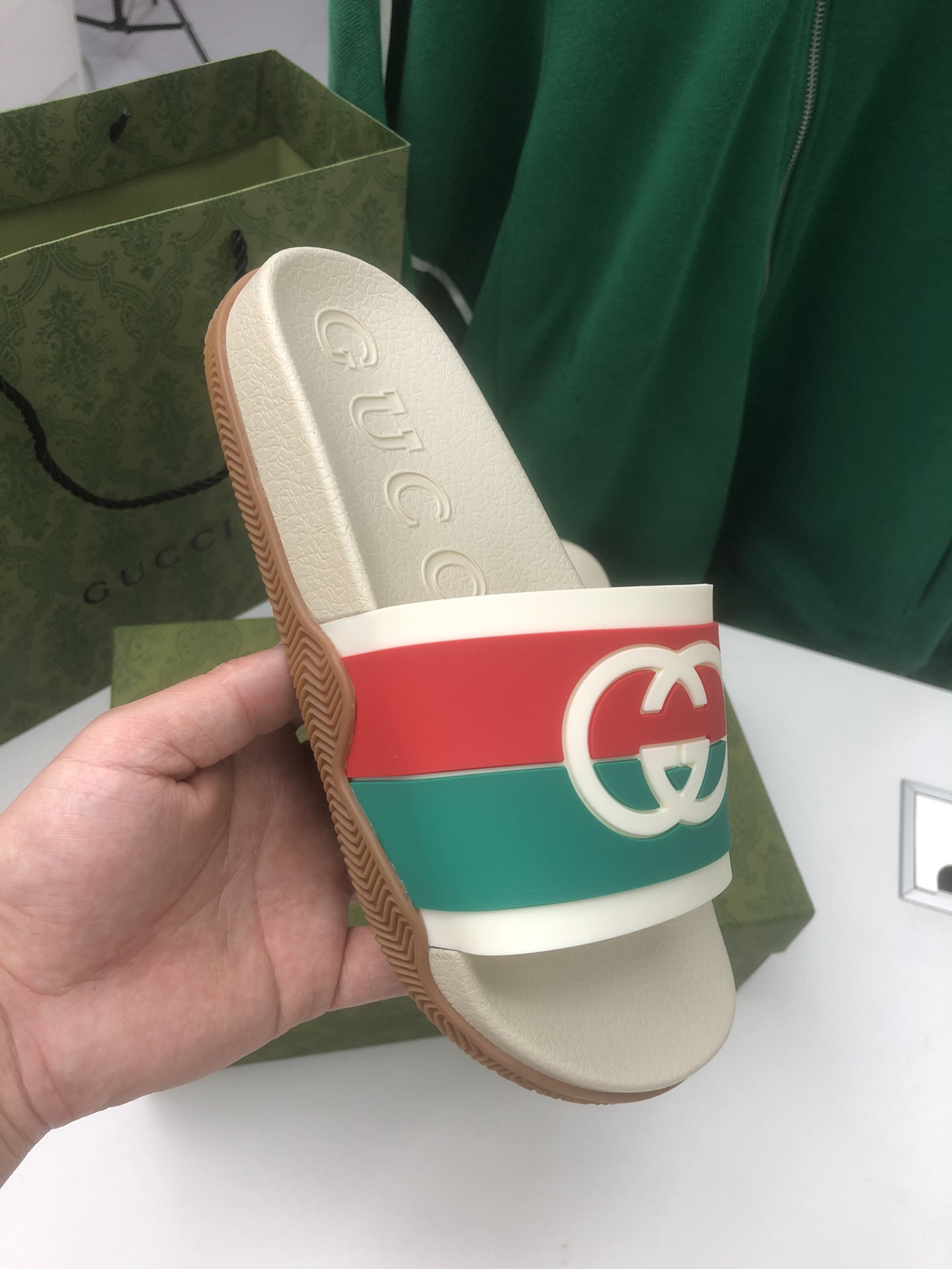 GUCCI SLIDES