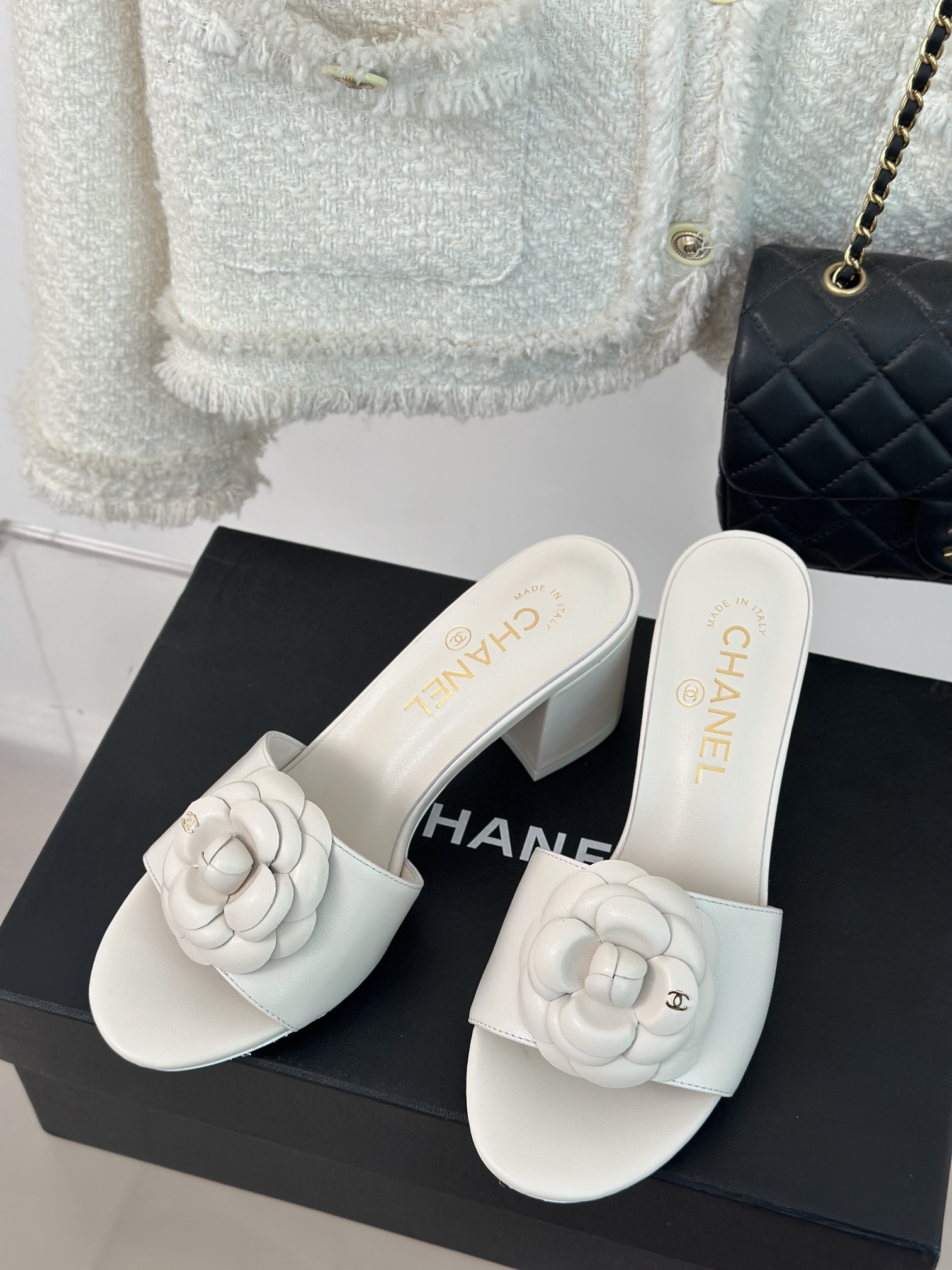 CHANEL SLIDES
