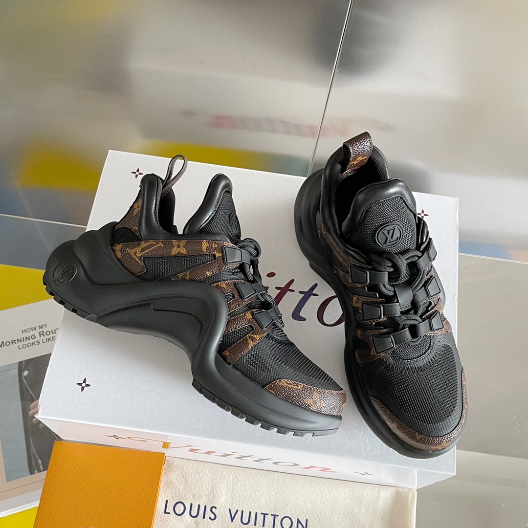 LOUIS VUITTON SNEAKERS