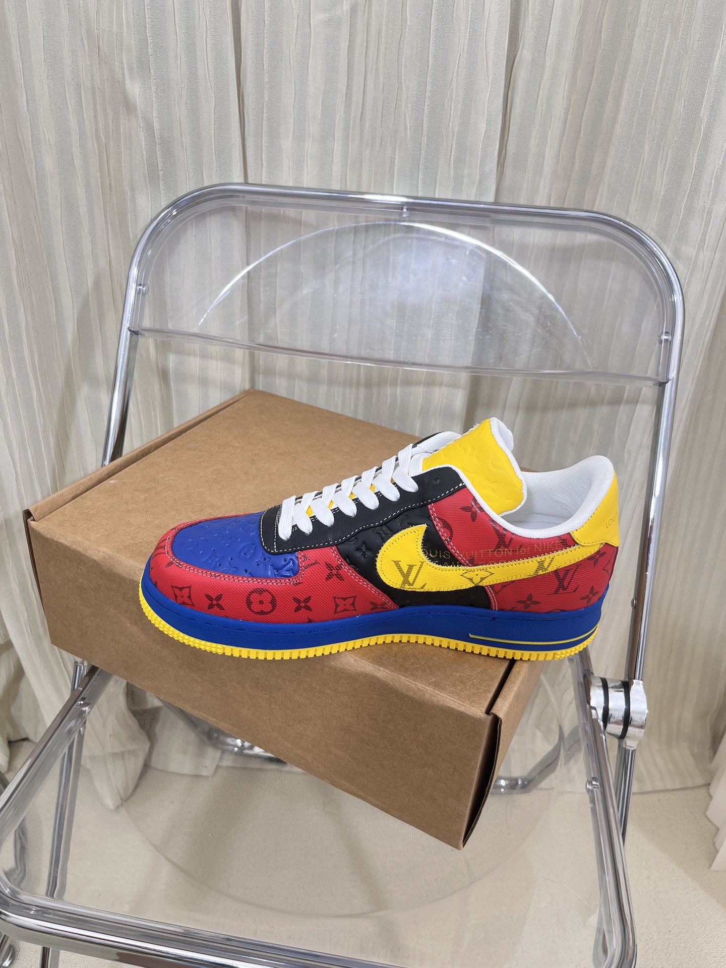 LOUIS VUITTON SNEAKERS