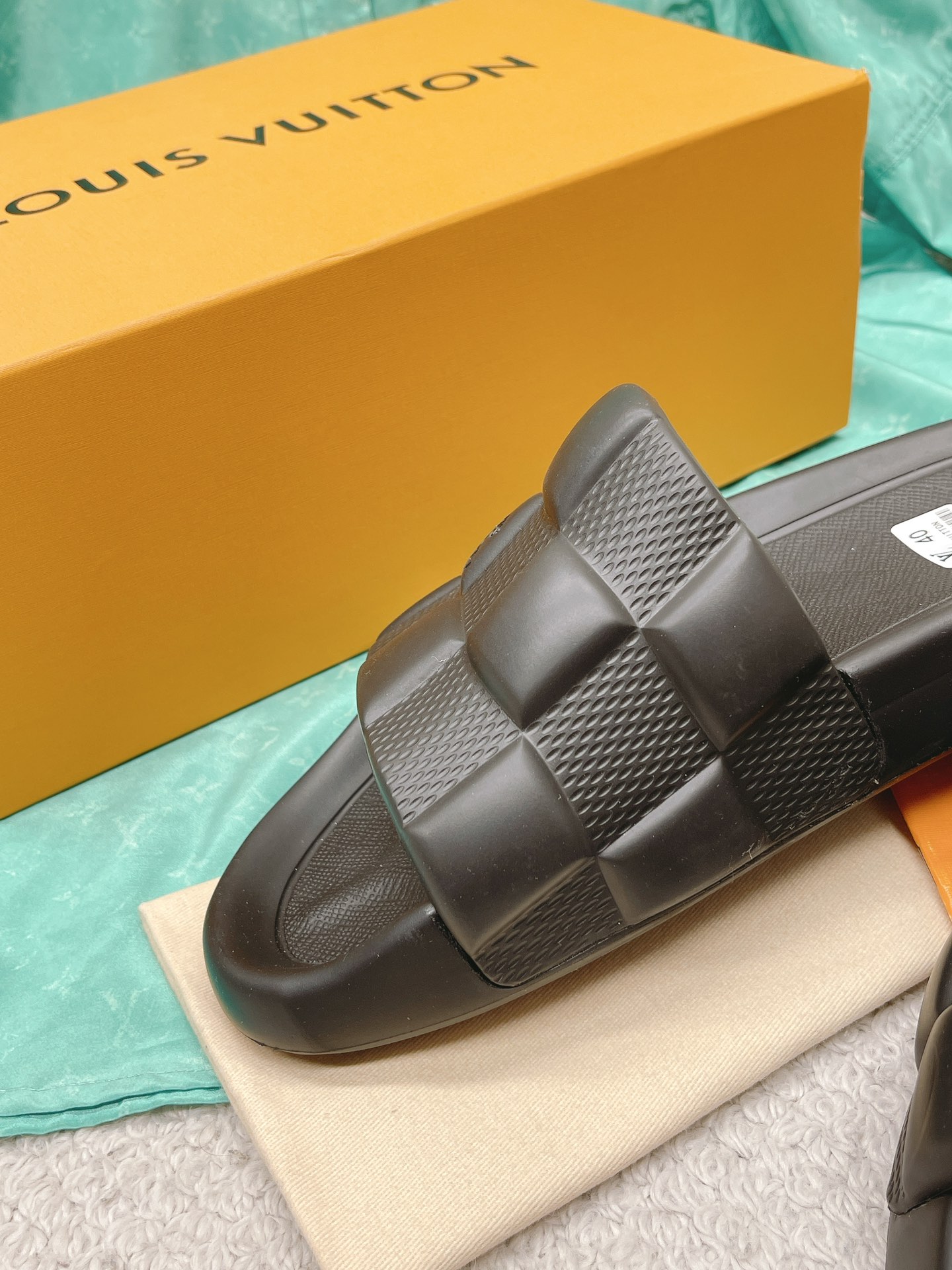 LOUIS VUITTON SLIDES