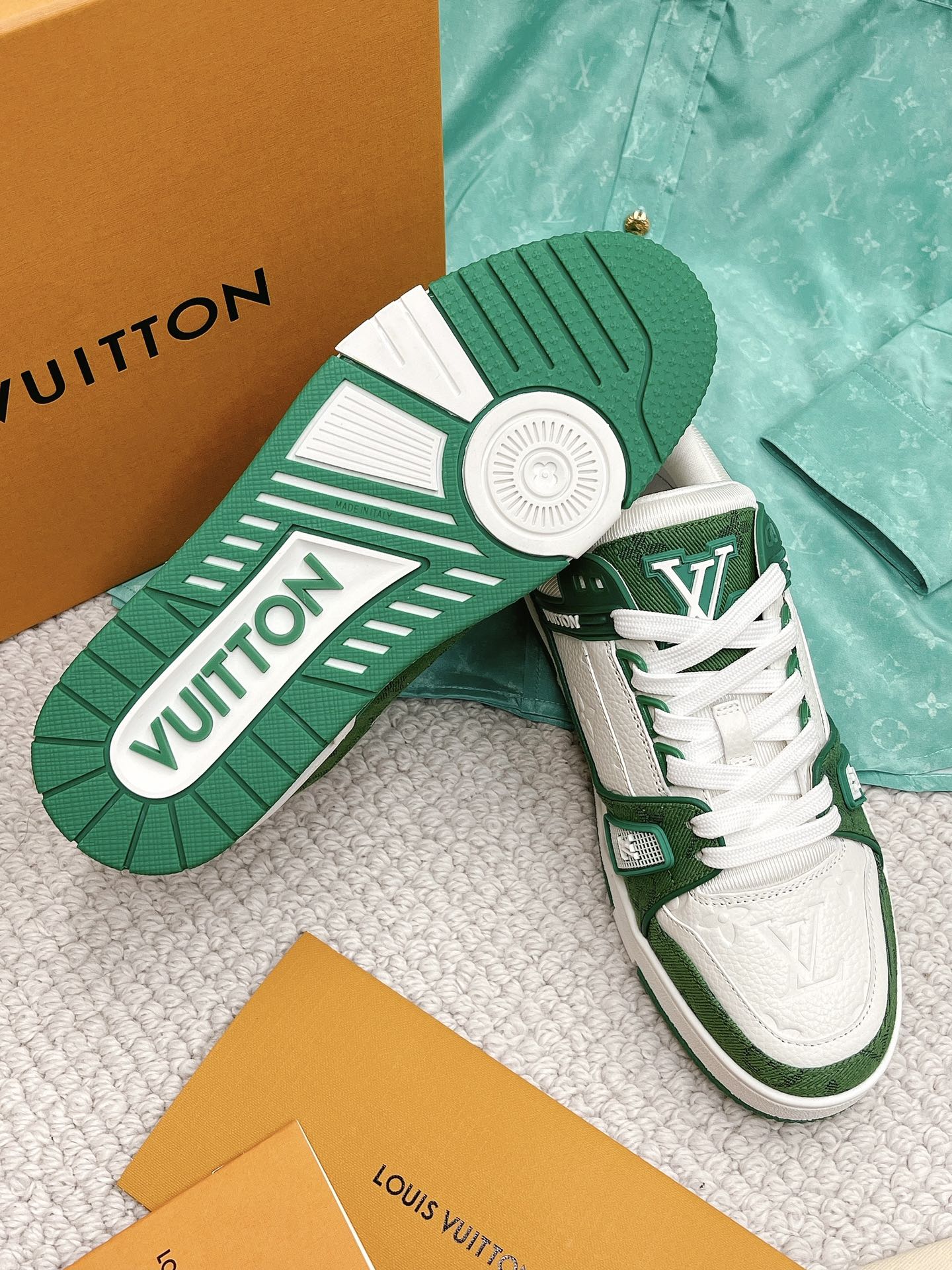 LOUIS VUITTON SNEAKERS