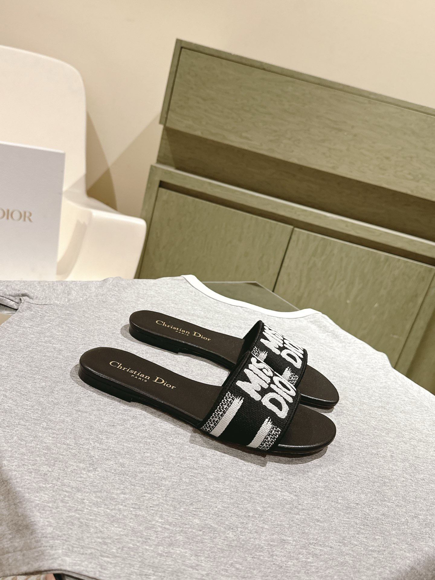 DIOR slipper