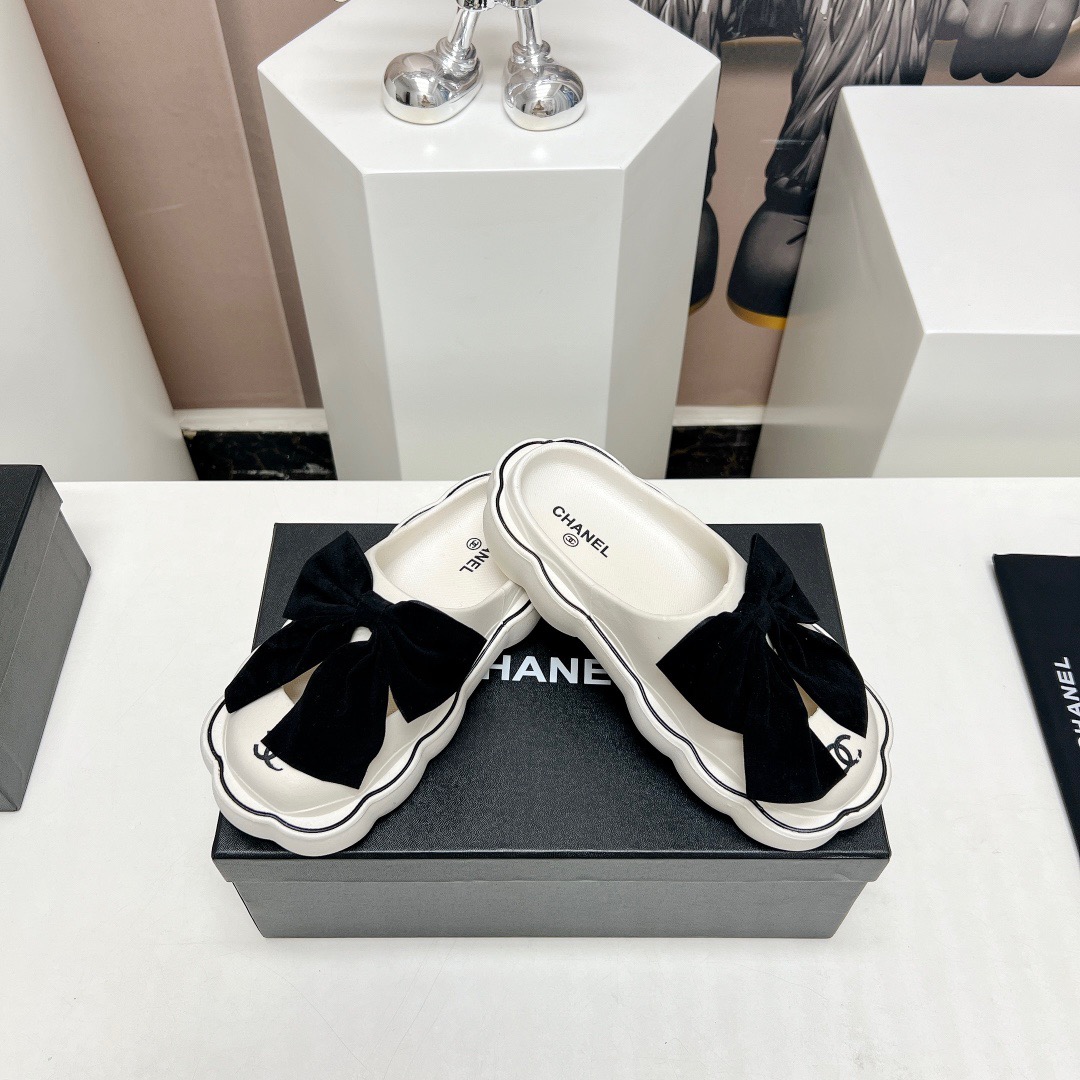 CHANEL Bow tie sponge cake slippers
