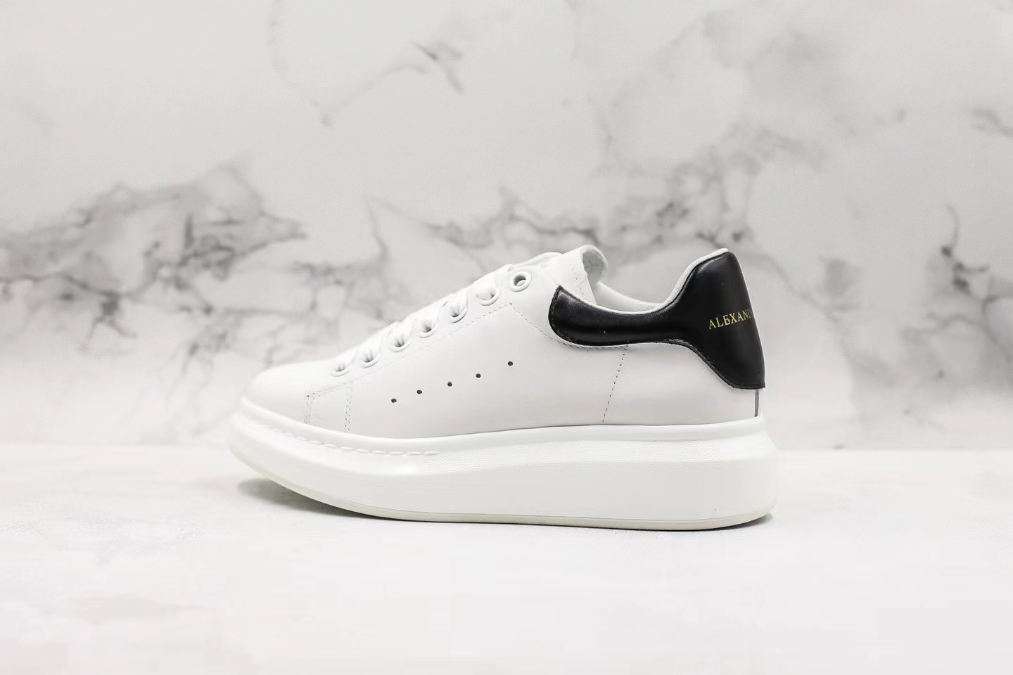Alexander McQueen Couple Little White Shoes