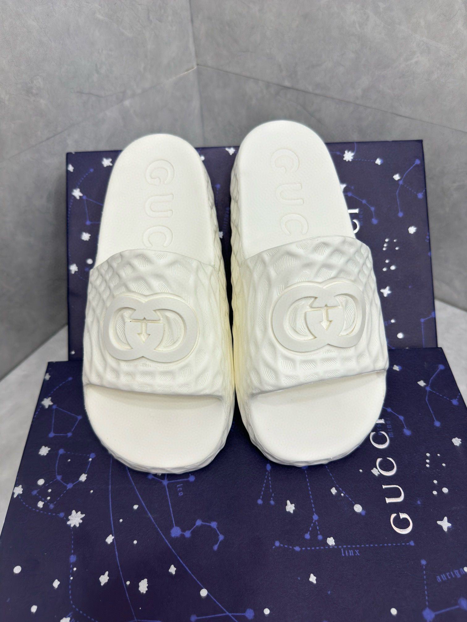 GUCCI INTERLOCKING G   slipper