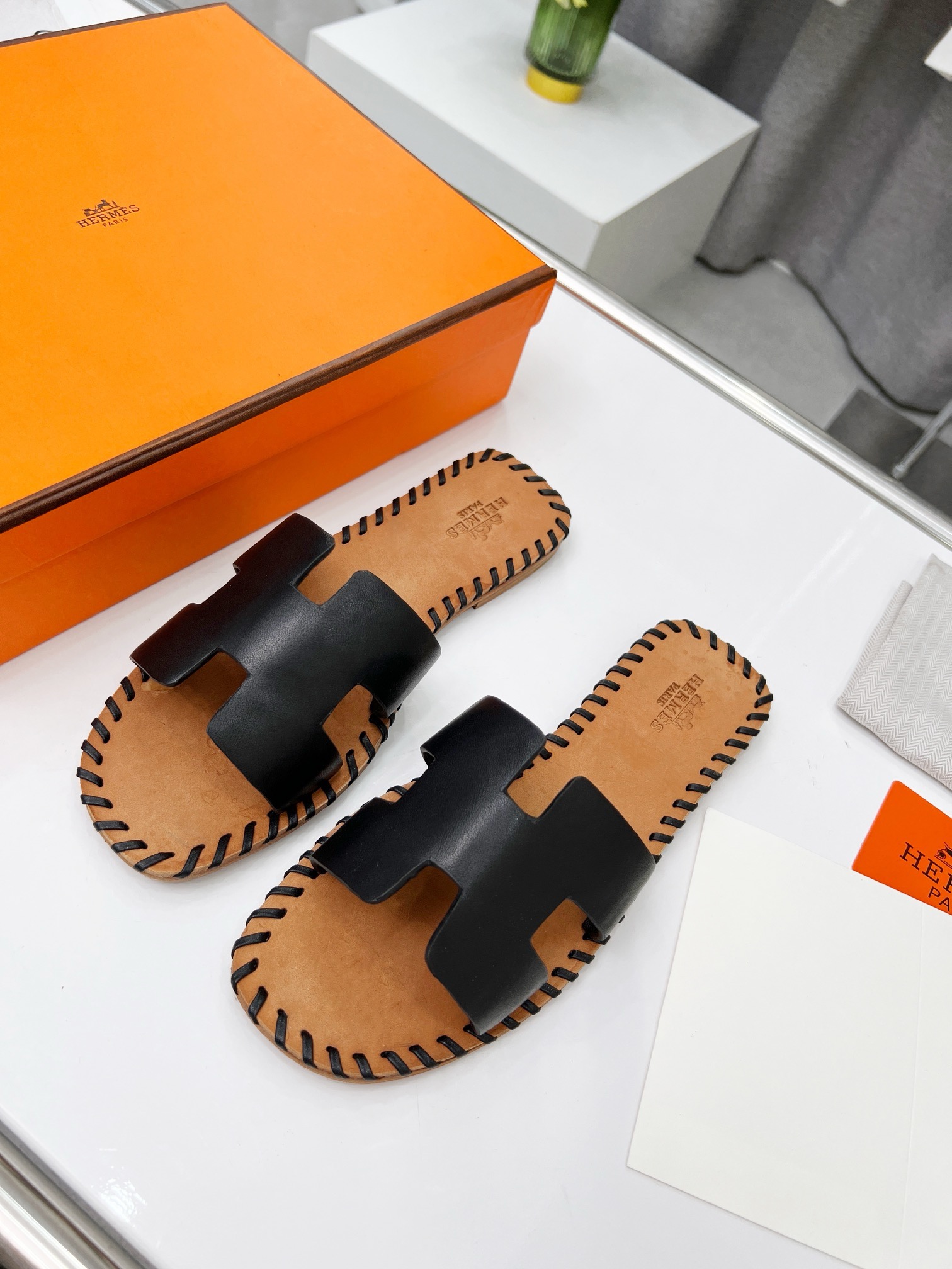 Hermes Hand-woven slippers
