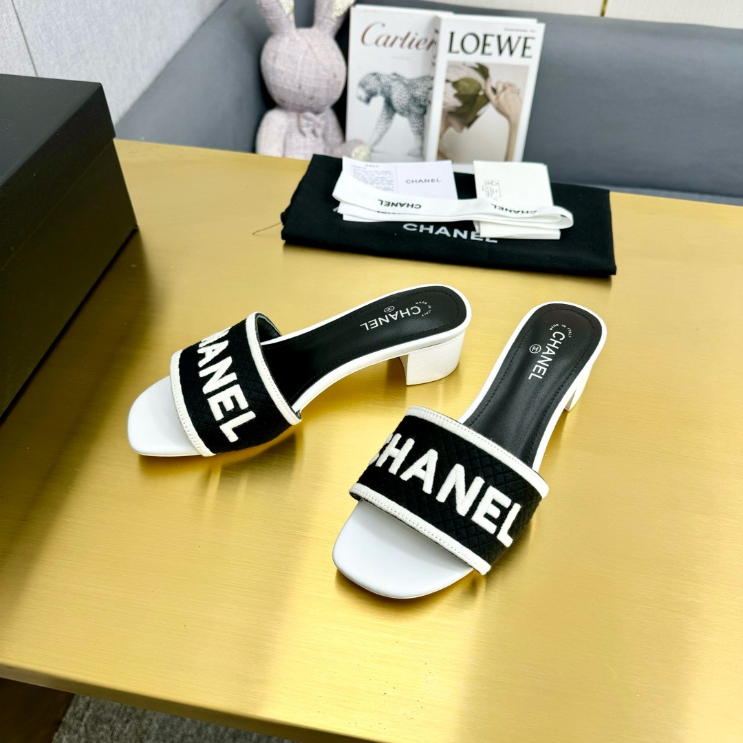 CHANEL Camellia slippers