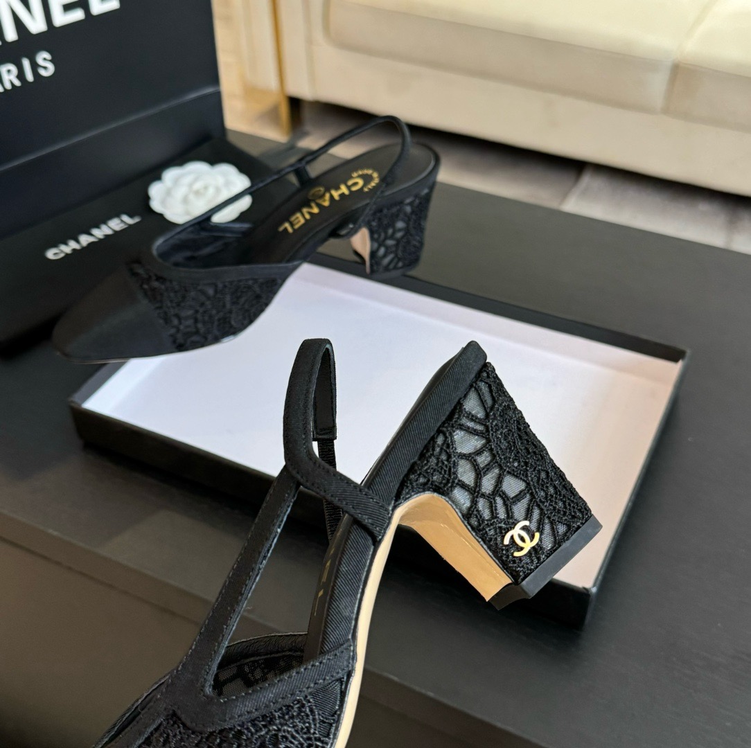 CHANEL Thick-heeled color matching high-heeled sandals