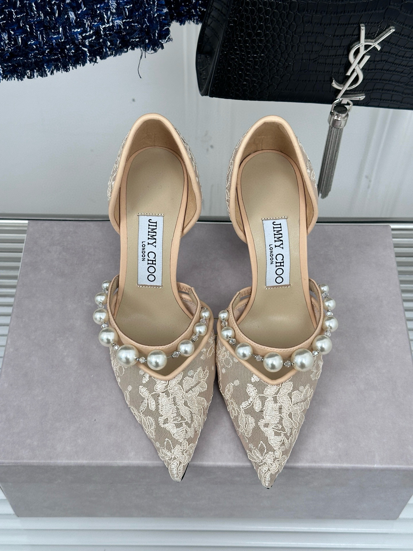 Jimmy Choo  Classic pearl lace high heels Imported lace fabric size 35-40