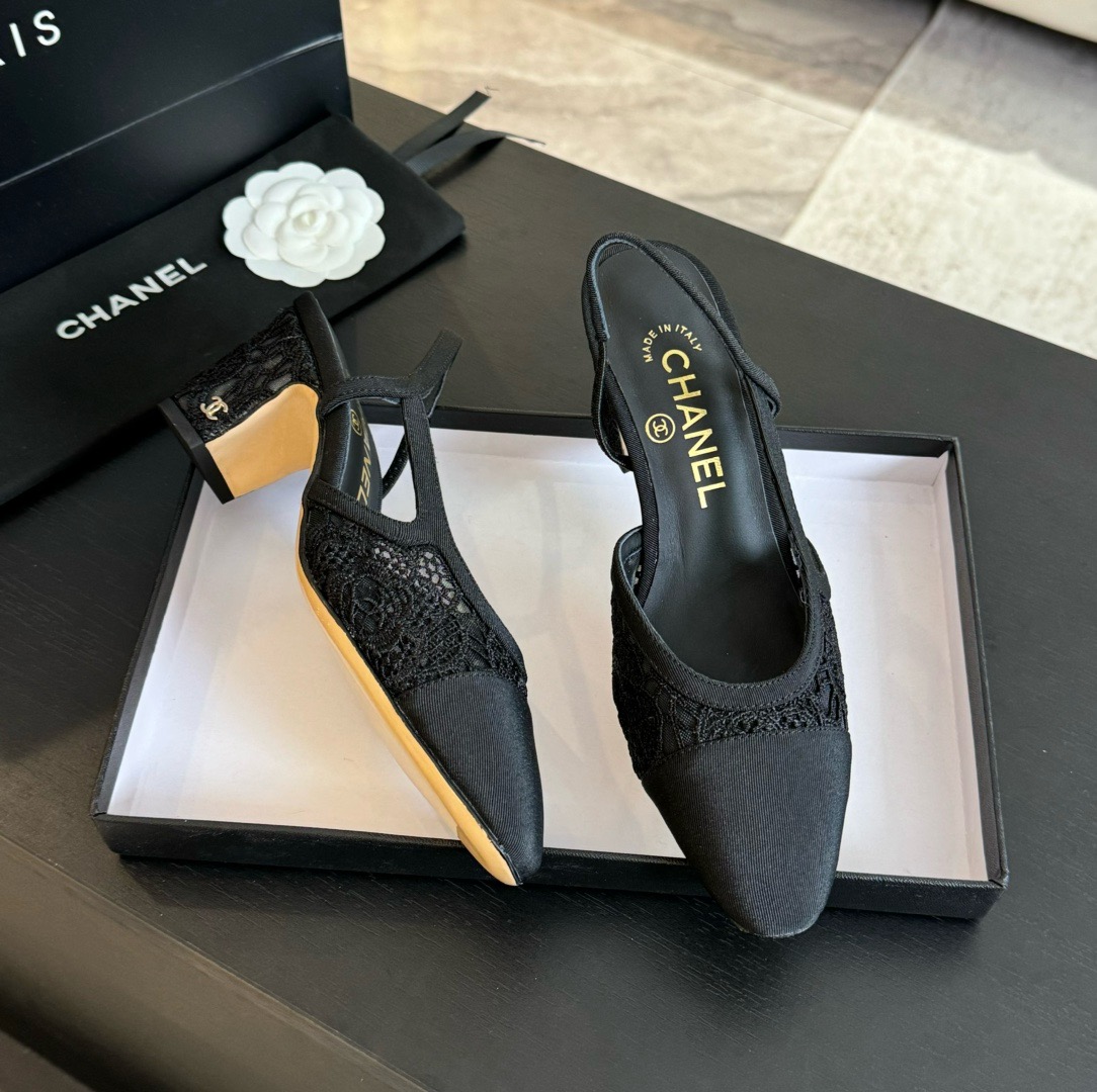 CHANEL Thick-heeled color matching high-heeled sandals