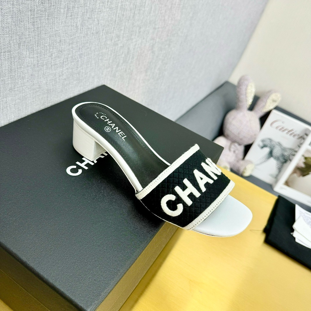 CHANEL Camellia slippers