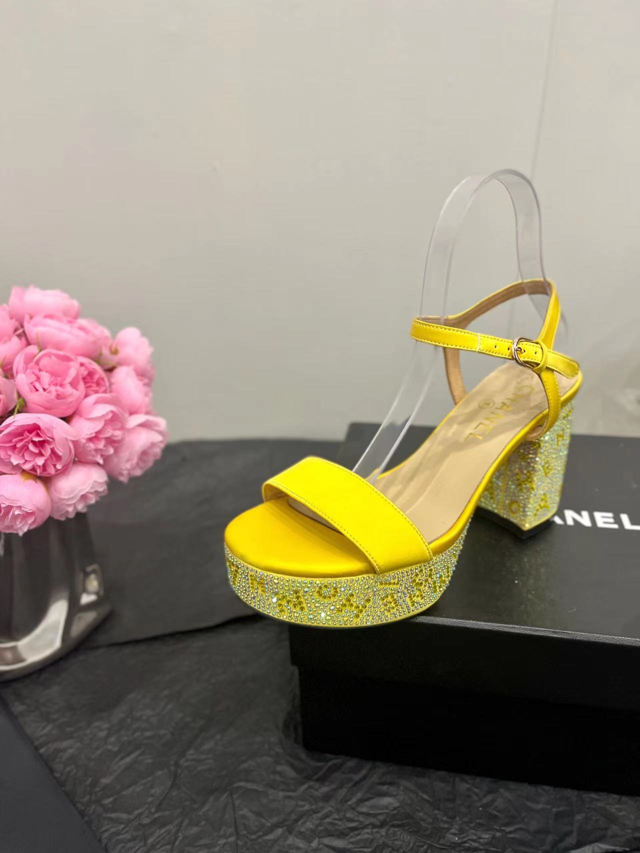 2024 CHANEL Thick heeled waterproof platform with diamond heel sandals