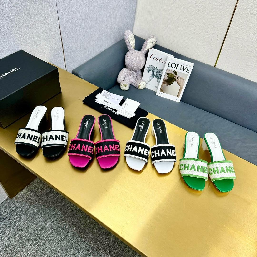 CHANEL Camellia slippers