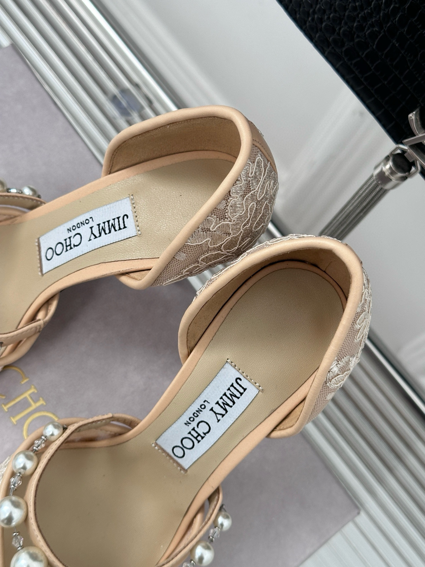 Jimmy Choo  Classic pearl lace high heels Imported lace fabric size 35-40