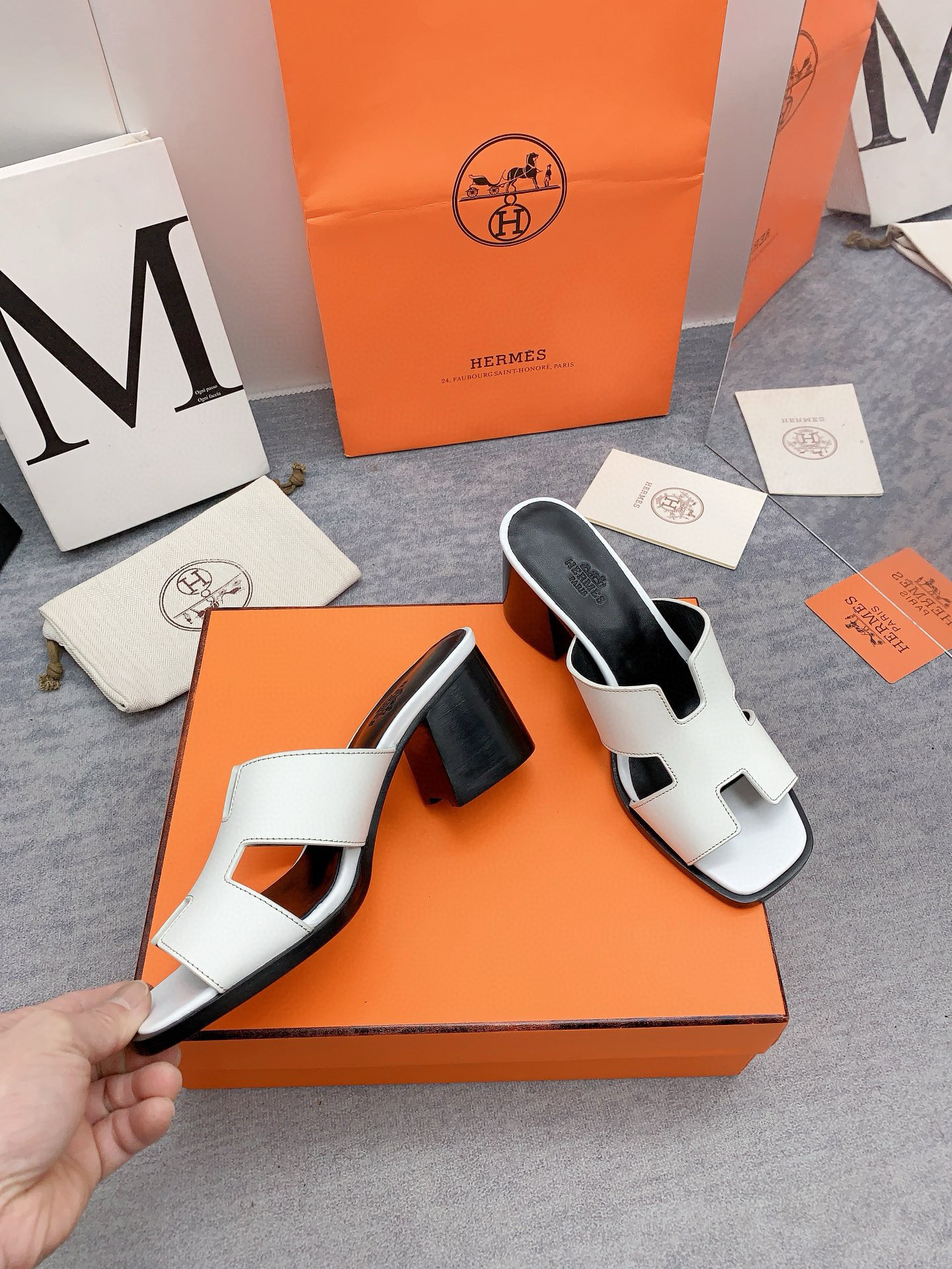 Hermes Handmade cowhide upper with thick heel slippers