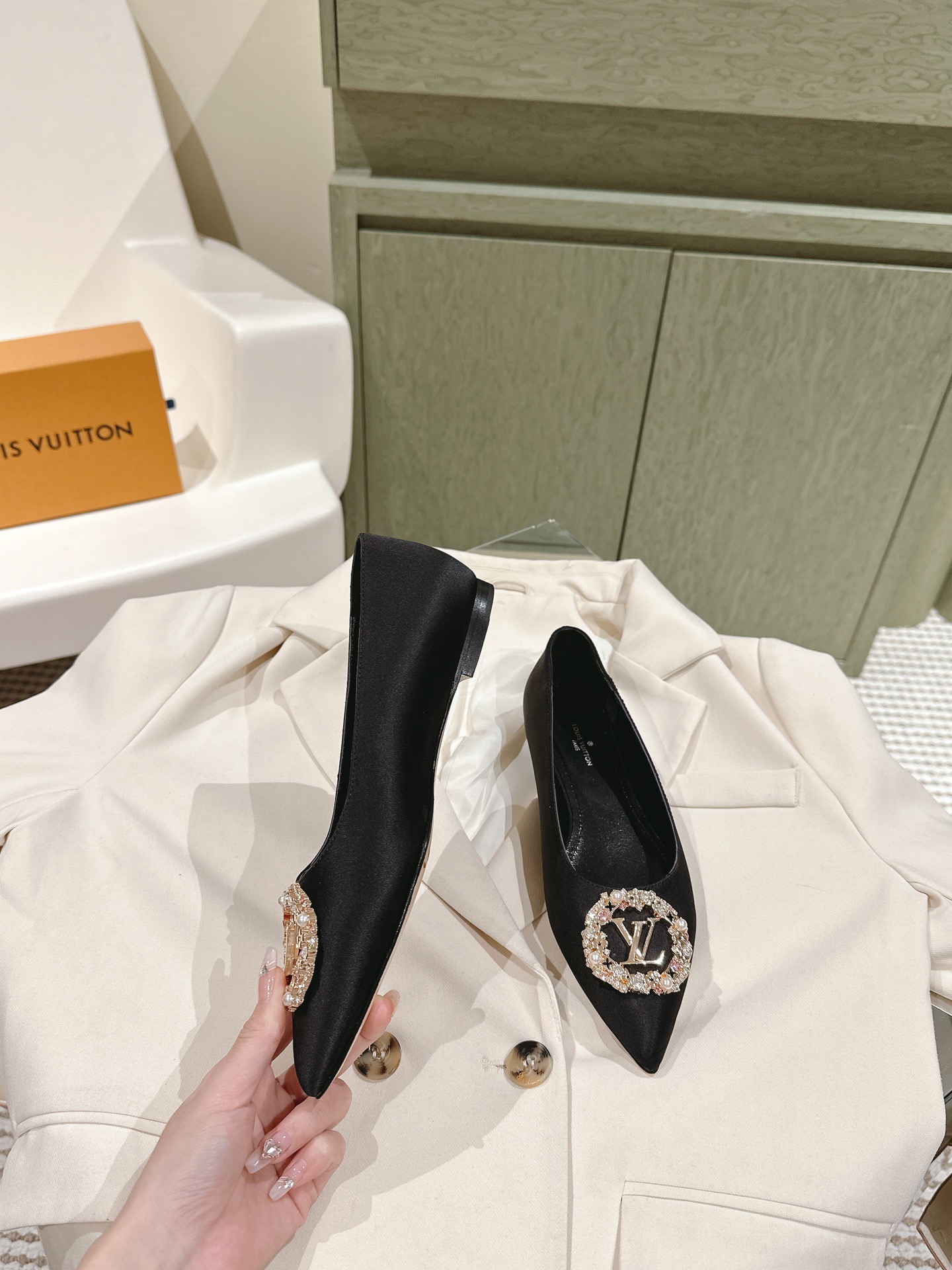 LV Cruise Pointed flat shoes