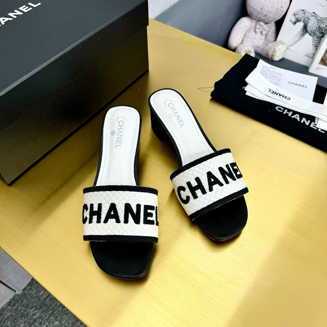 CHANEL Camellia slippers
