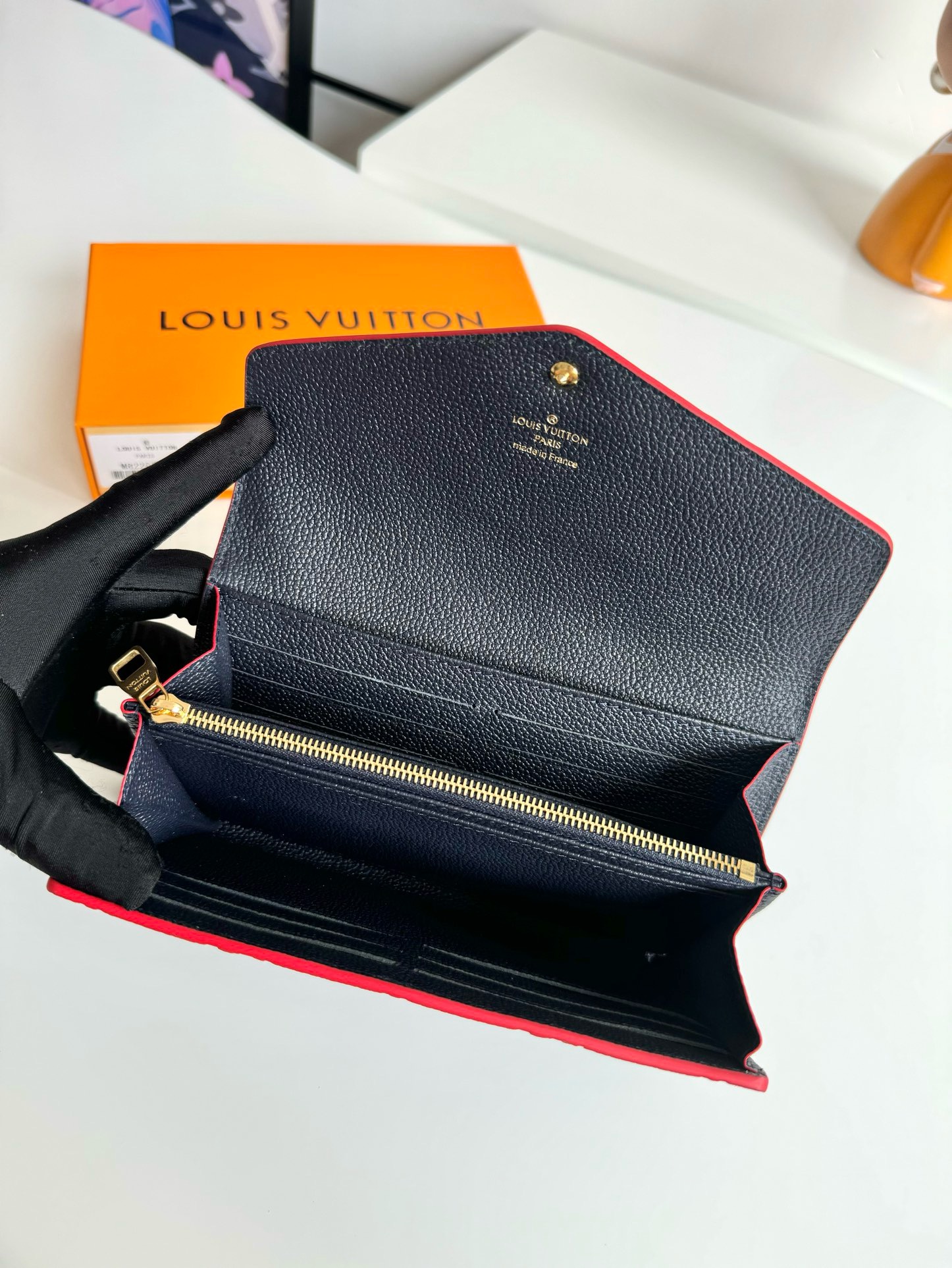 LV Sarah wallet bag