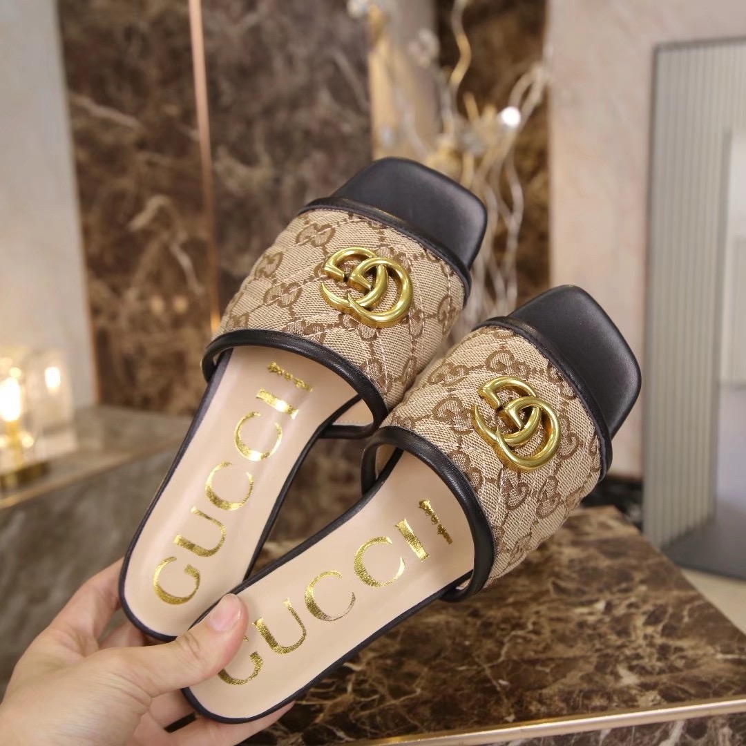 GUCCI  slipper