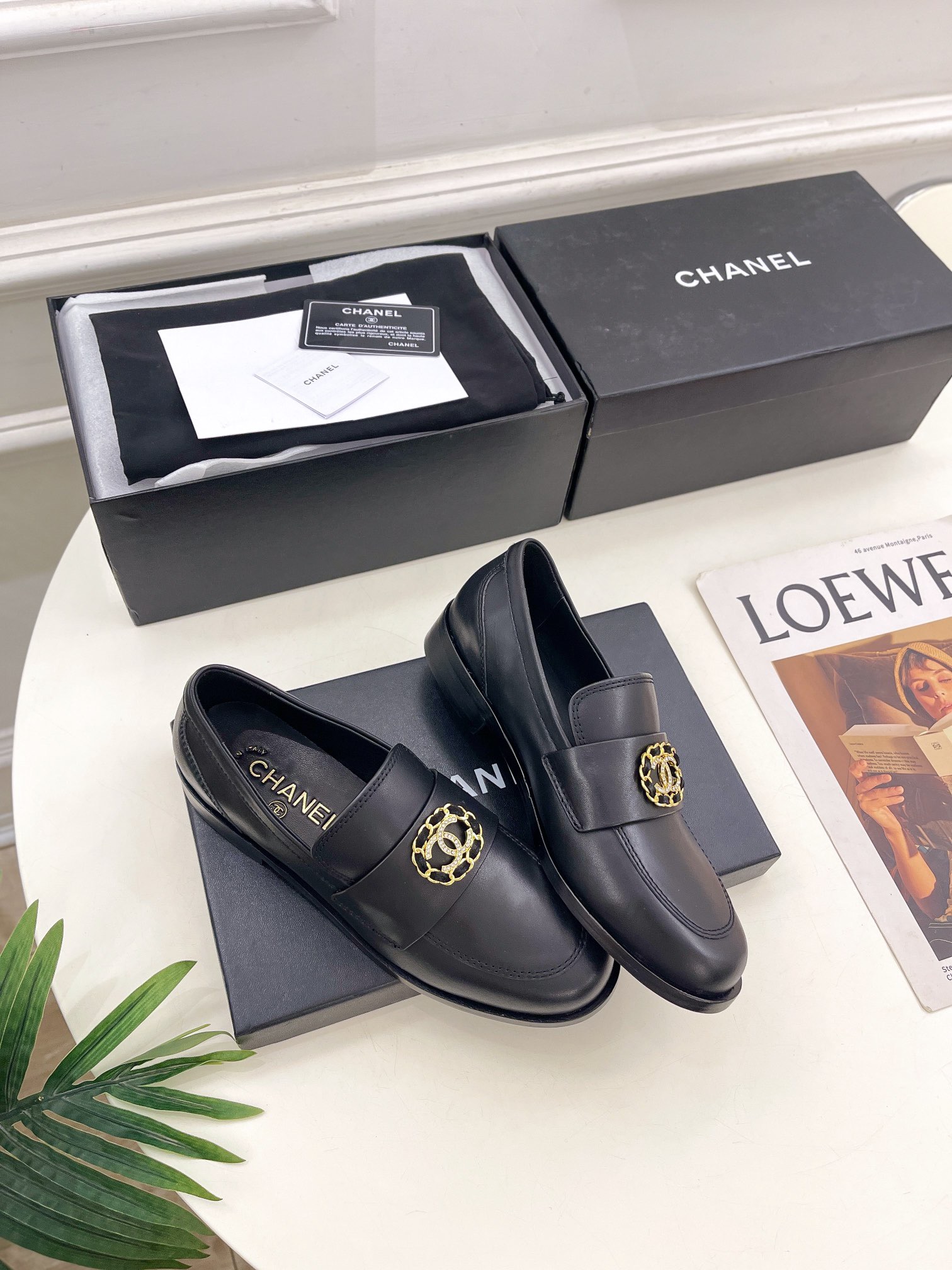 CHANEL fw new arrival Flip lock buckle Retro diamond grid loafers