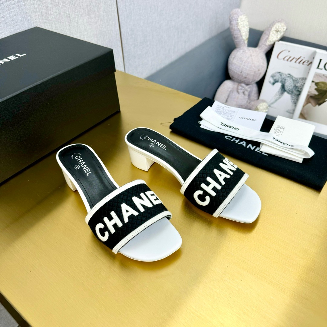 CHANEL Camellia slippers